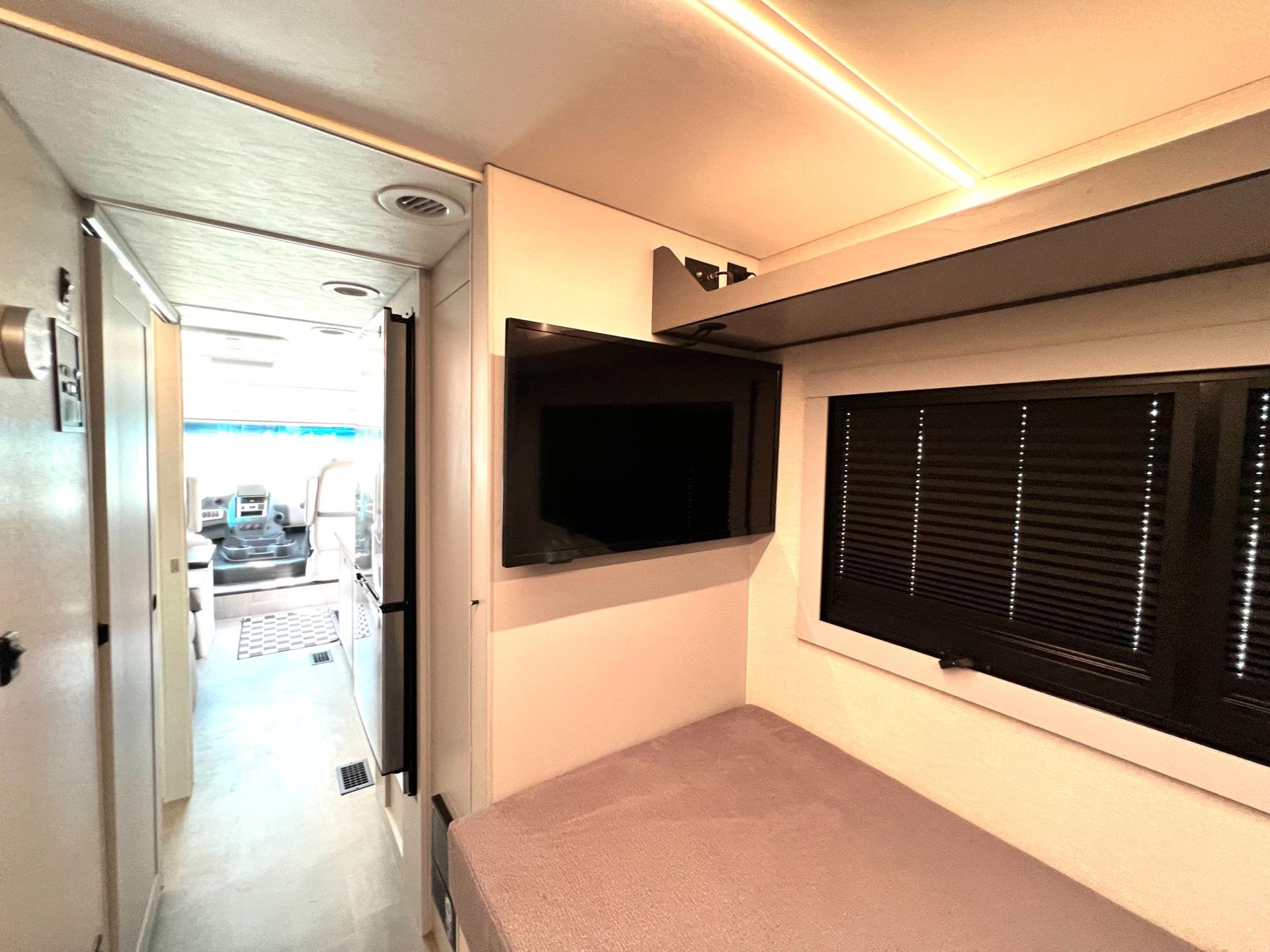 2025 Coachmen 2025 Coachmen Euro - thumbnail 46