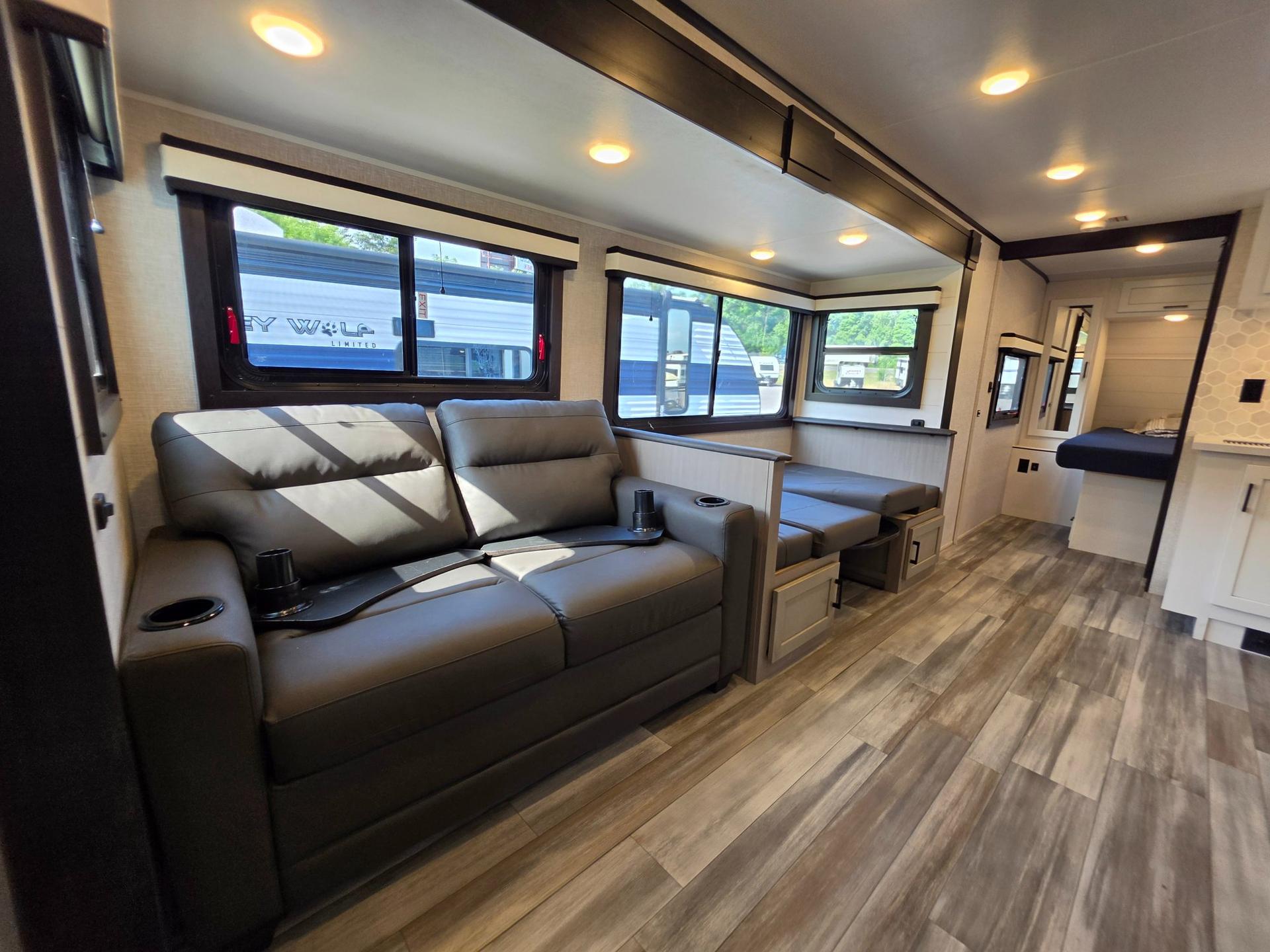 2024 Jayco 2024 Jayco Jay Feather - thumbnail 11