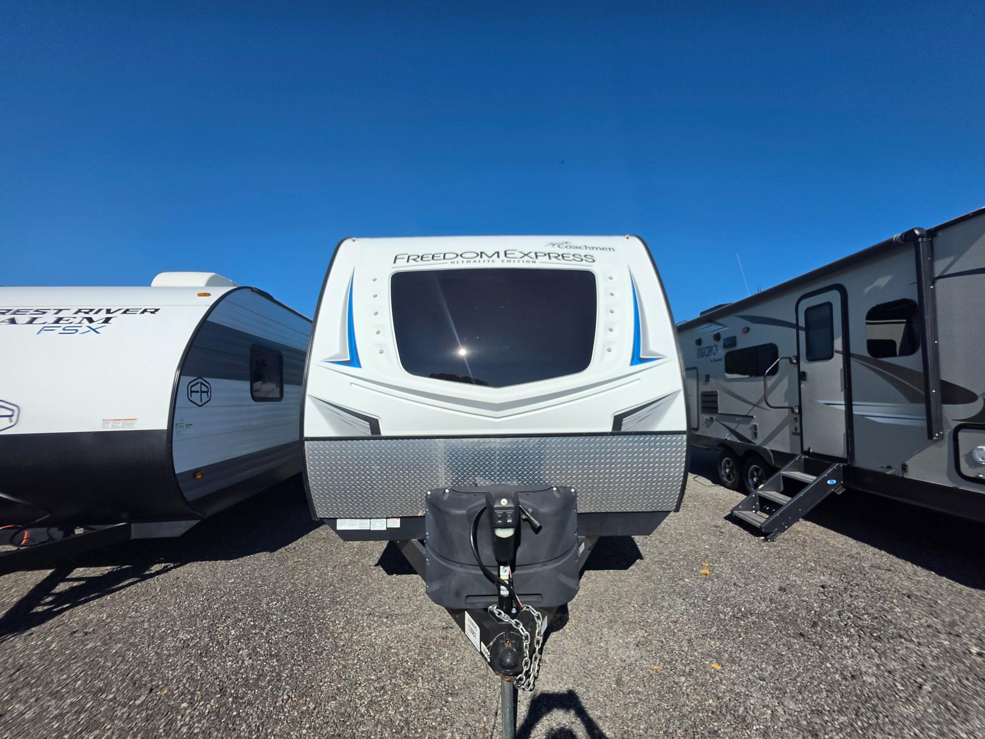 2021 Coachmen 2021 Coachmen Freedom Express Ultra Lite - thumbnail 2
