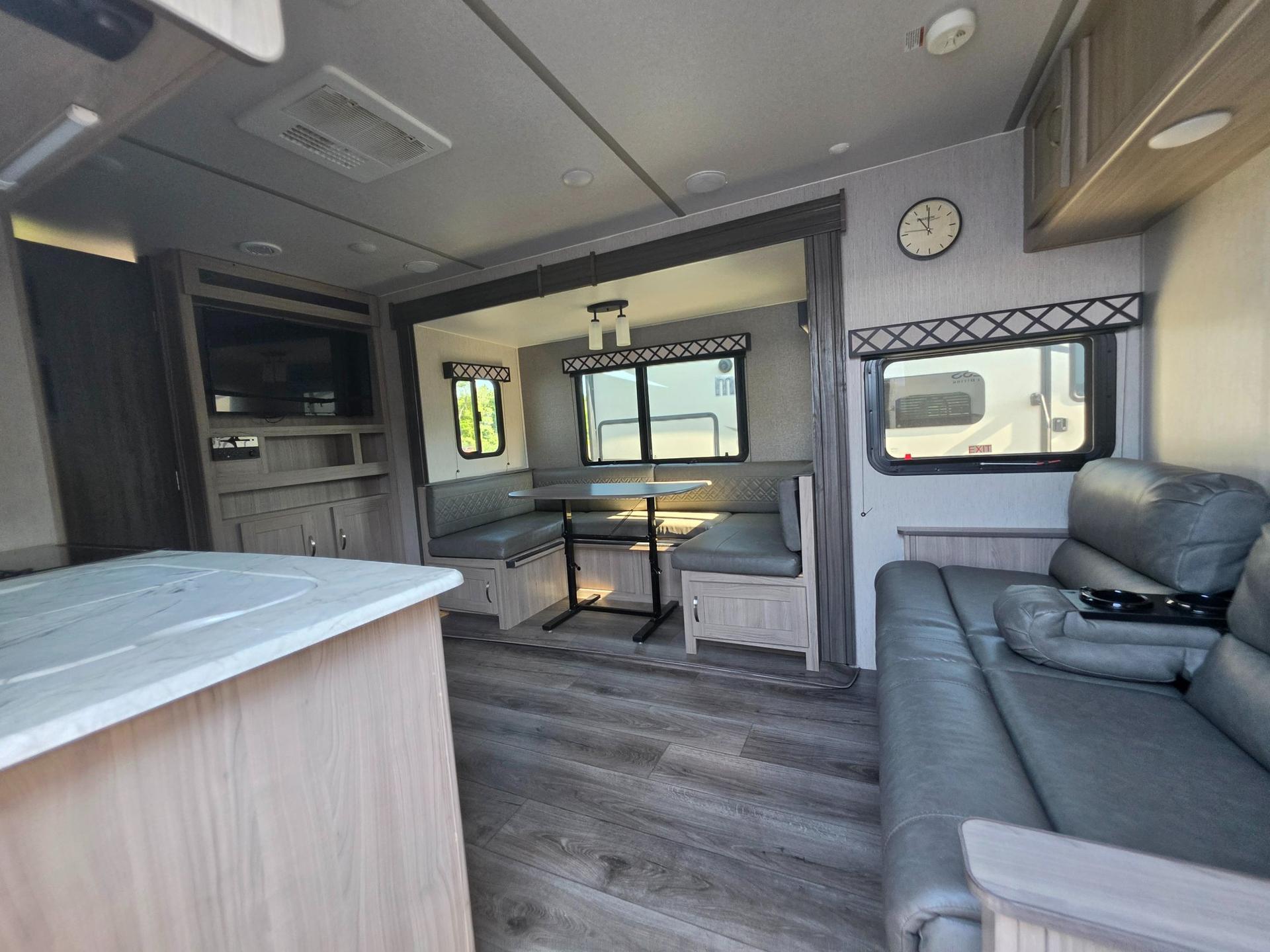 2021 Coachmen 2021 Coachmen Freedom Express Ultra Lite - thumbnail 11