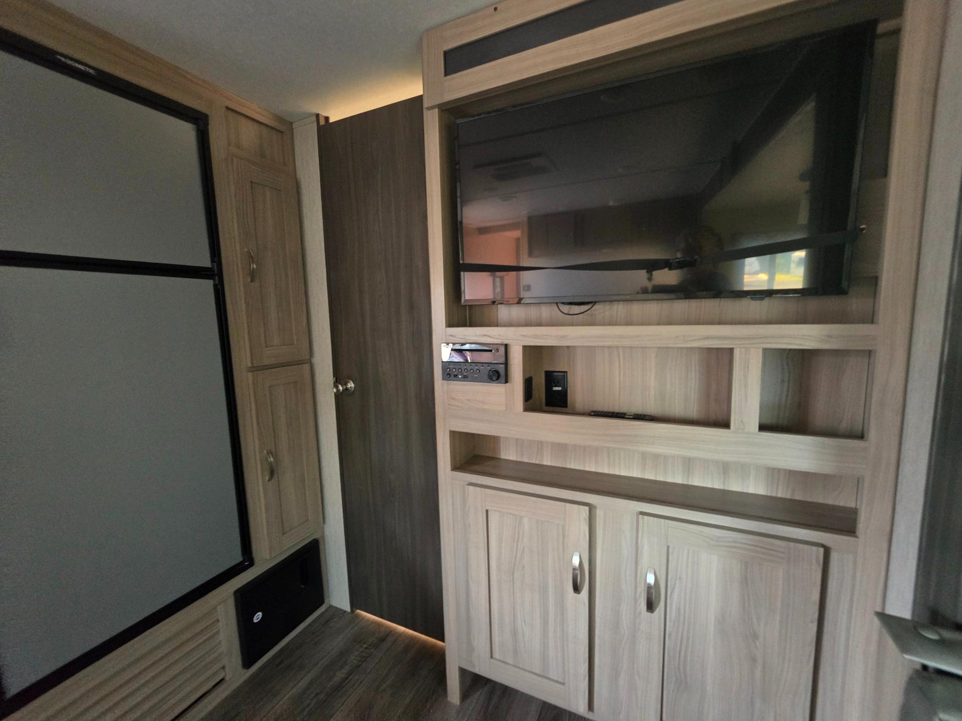2021 Coachmen 2021 Coachmen Freedom Express Ultra Lite - thumbnail 16
