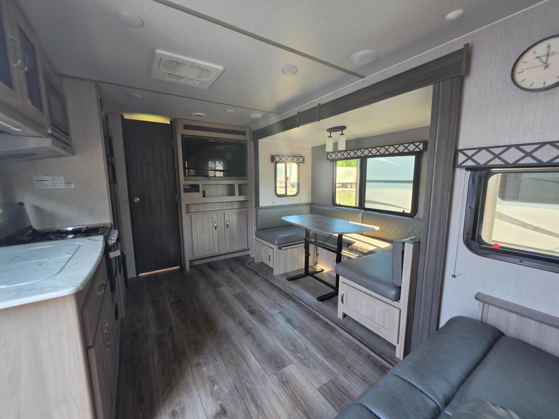 2021 Coachmen 2021 Coachmen Freedom Express Ultra Lite - thumbnail 12