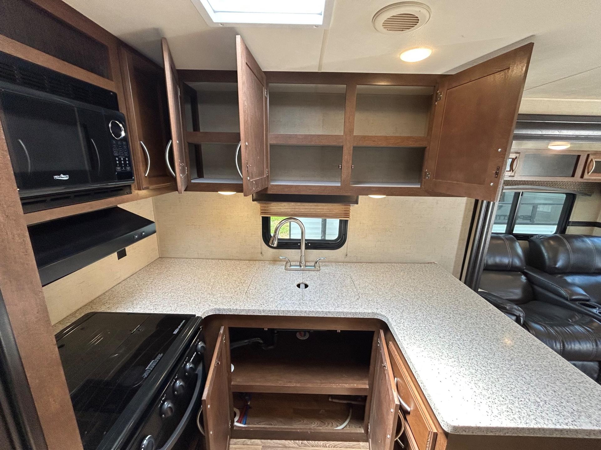 2018 Venture RV 2018 Venture RV SportTrek Touring Edition - thumbnail 16