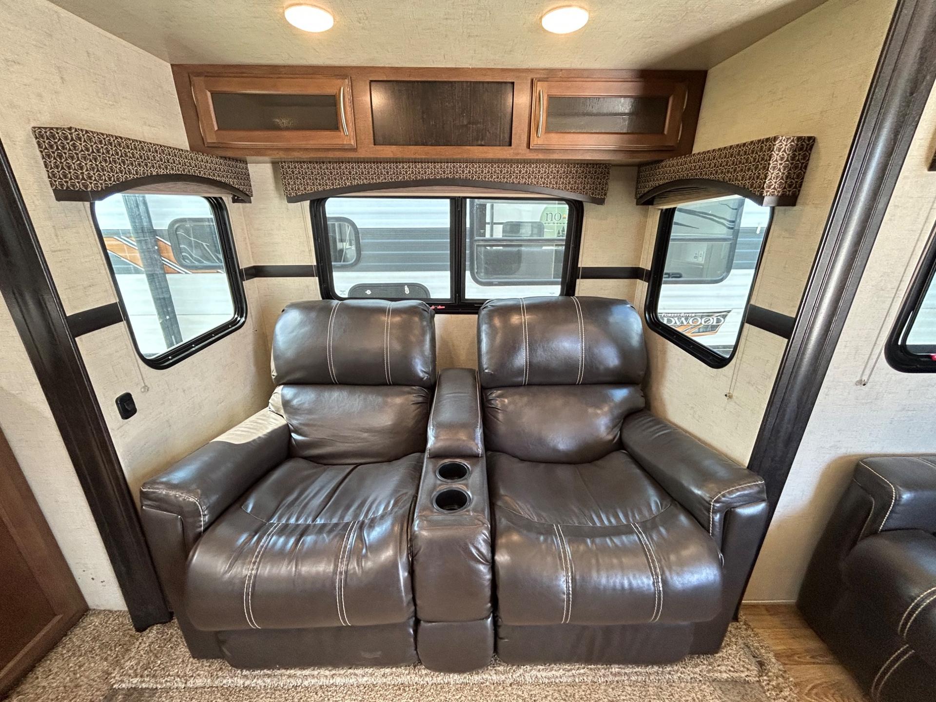 2018 Venture RV 2018 Venture RV SportTrek Touring Edition - thumbnail 19