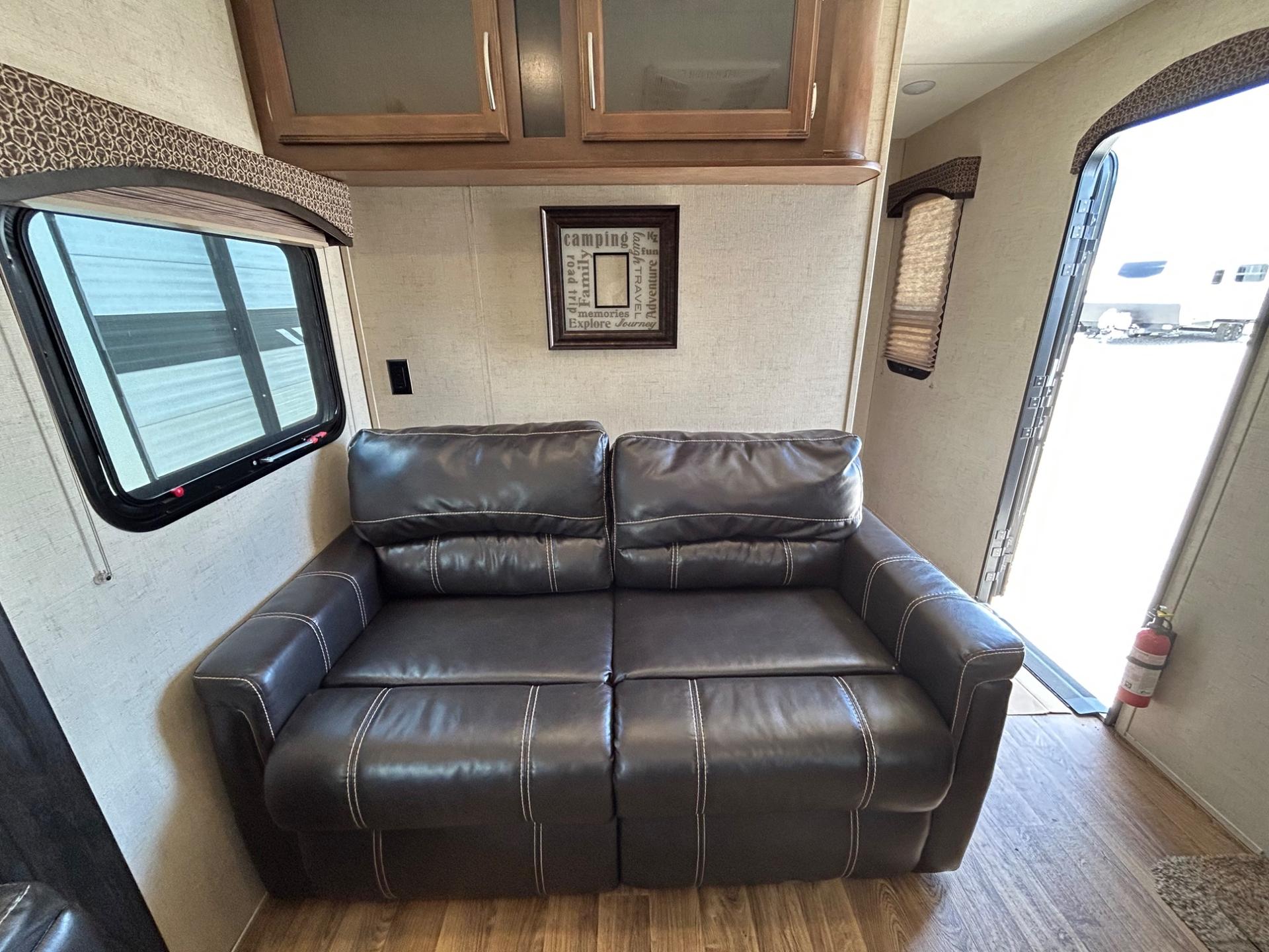 2018 Venture RV 2018 Venture RV SportTrek Touring Edition - thumbnail 20