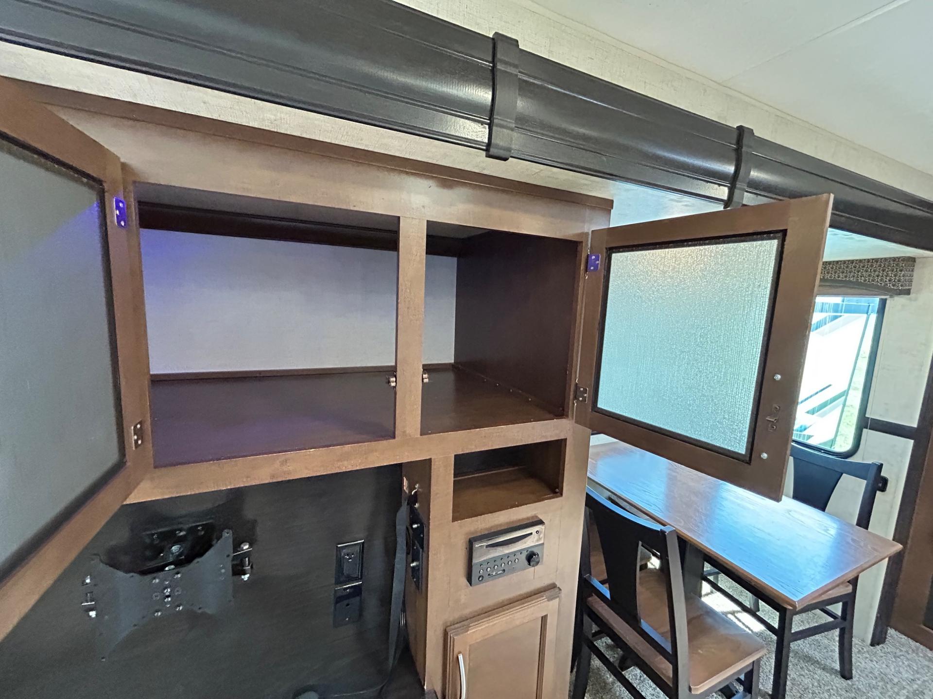 2018 Venture RV 2018 Venture RV SportTrek Touring Edition - thumbnail 22
