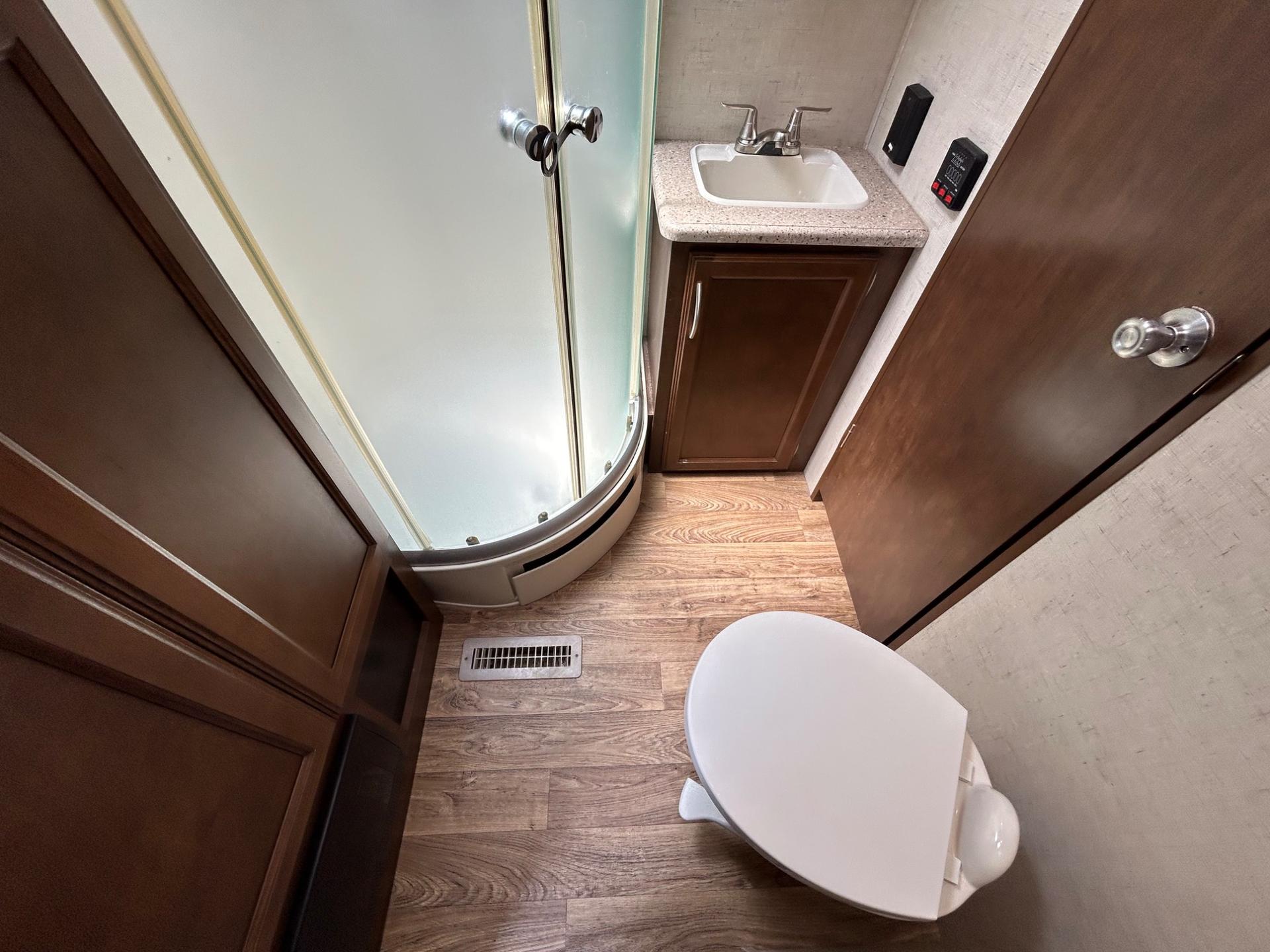 2018 Venture RV 2018 Venture RV SportTrek Touring Edition - thumbnail 25