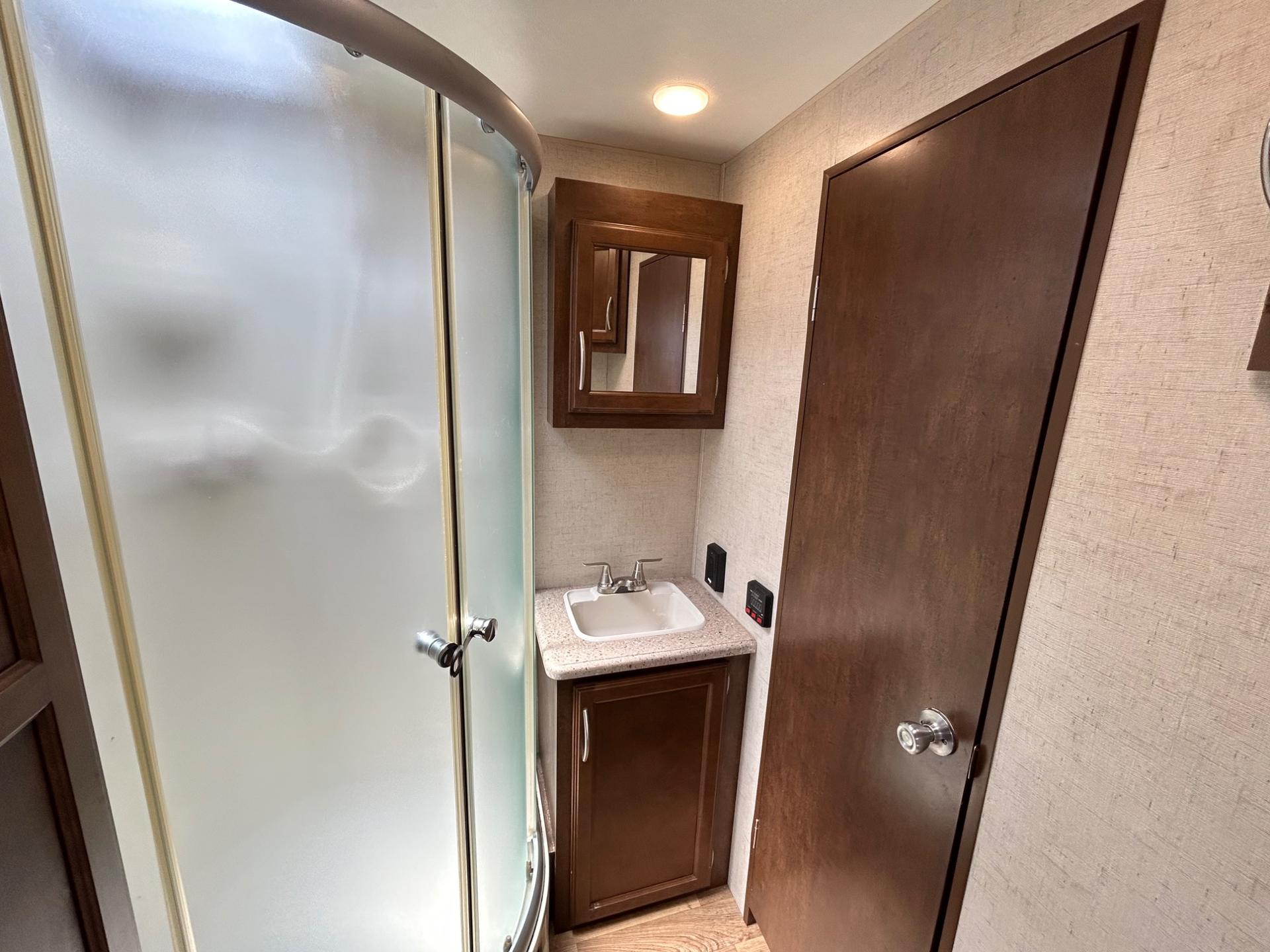 2018 Venture RV 2018 Venture RV SportTrek Touring Edition - thumbnail 28