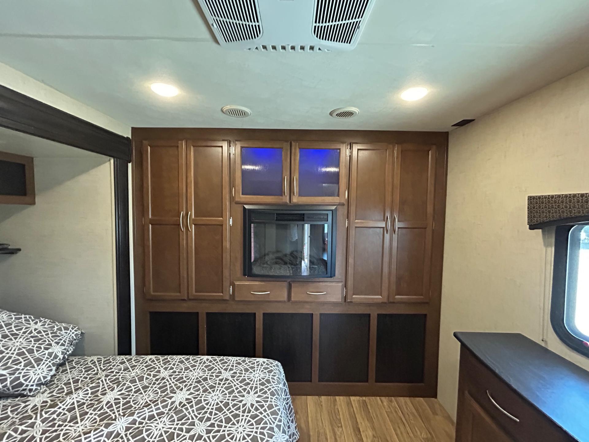 2018 Venture RV 2018 Venture RV SportTrek Touring Edition - thumbnail 31
