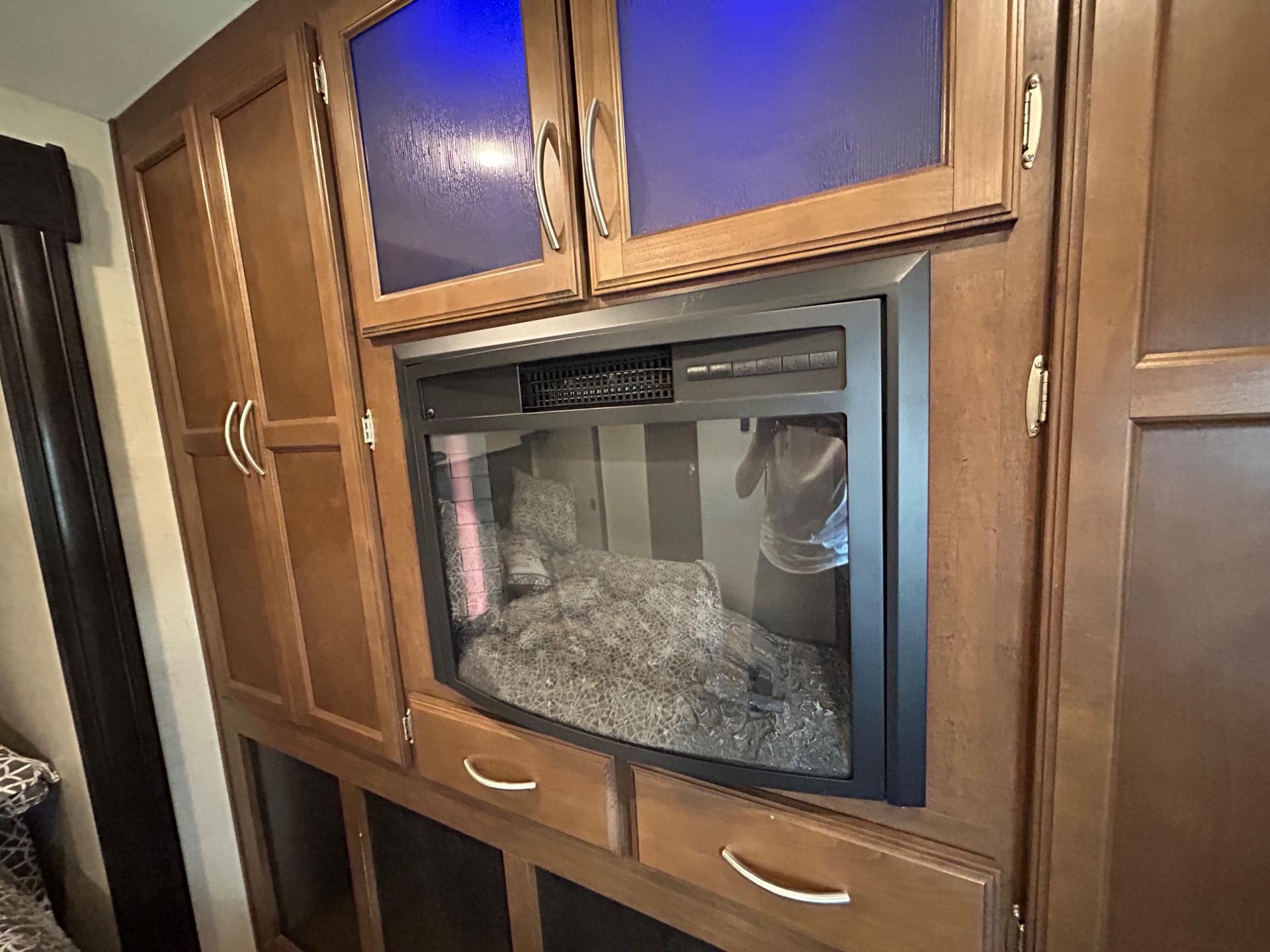 2018 Venture RV 2018 Venture RV SportTrek Touring Edition - thumbnail 32