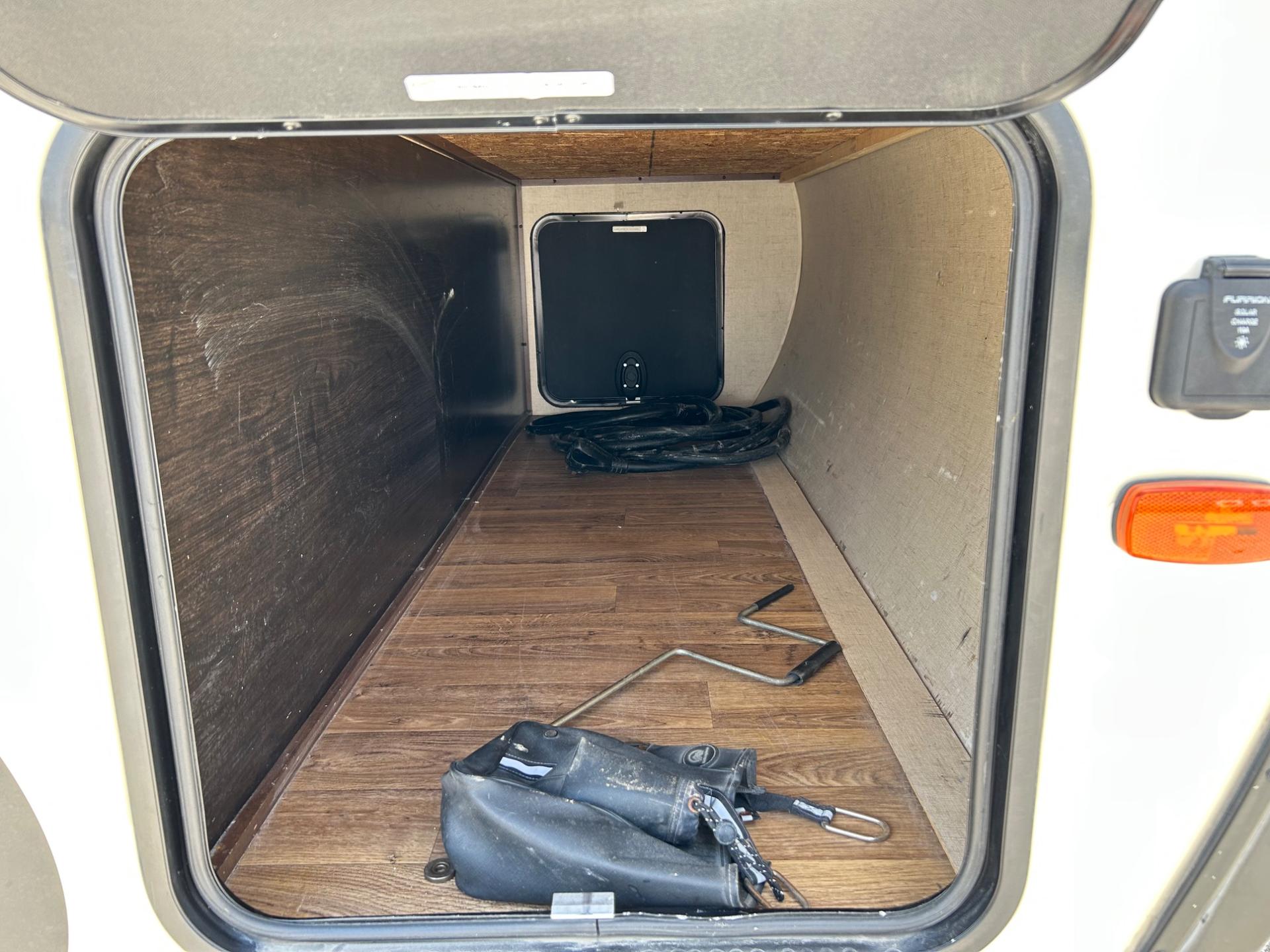 2018 Venture RV 2018 Venture RV SportTrek Touring Edition - thumbnail 10