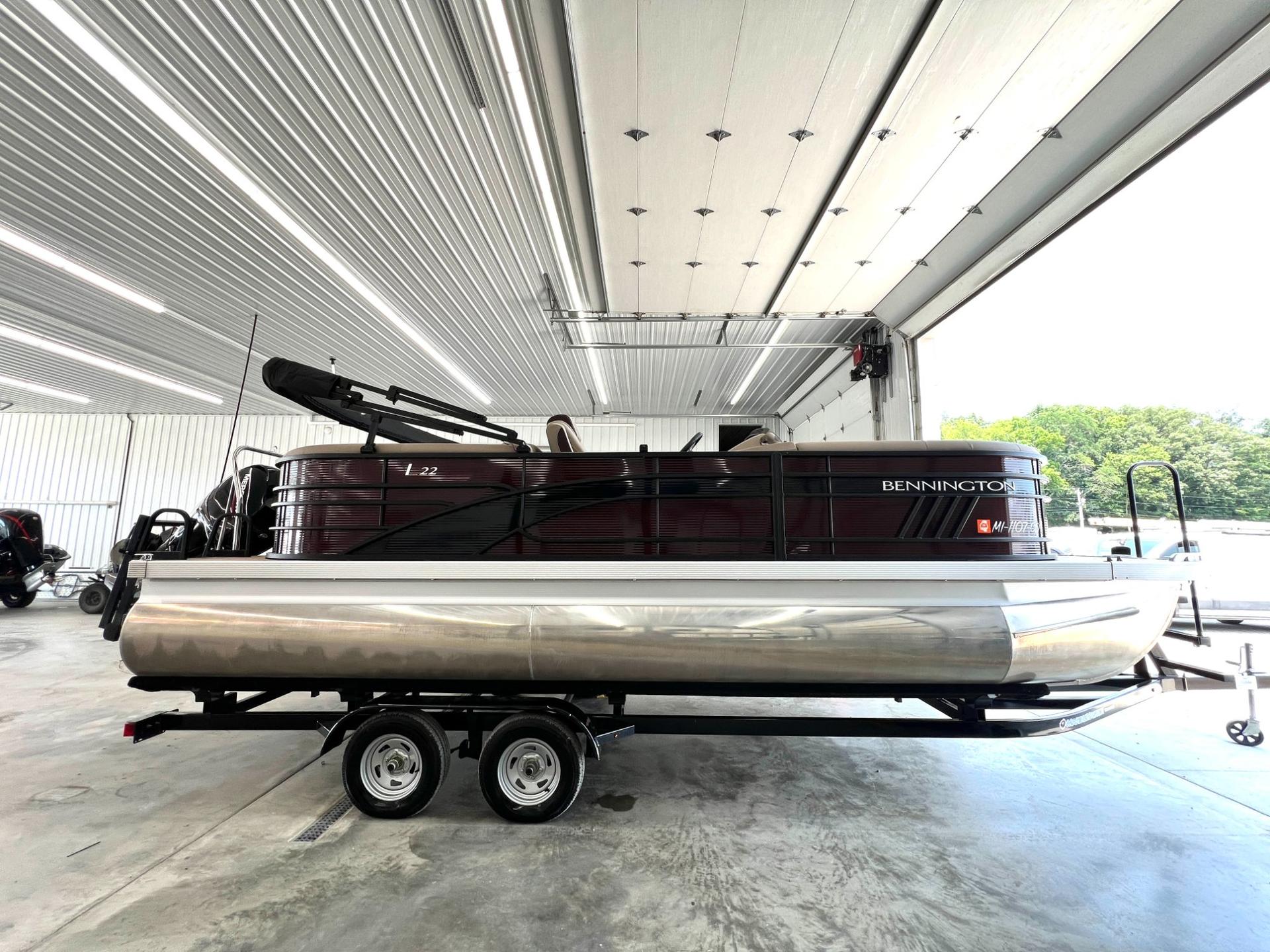 2023 Bennington 22L OUTBOARD