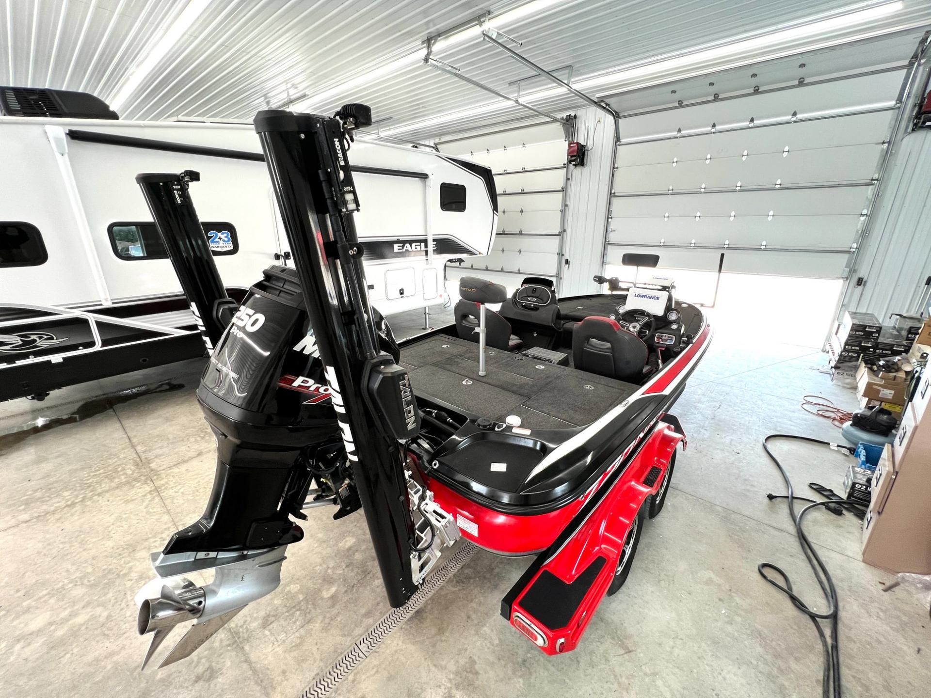 2018 Tracker 2018 Tracker Nitro - thumbnail 5