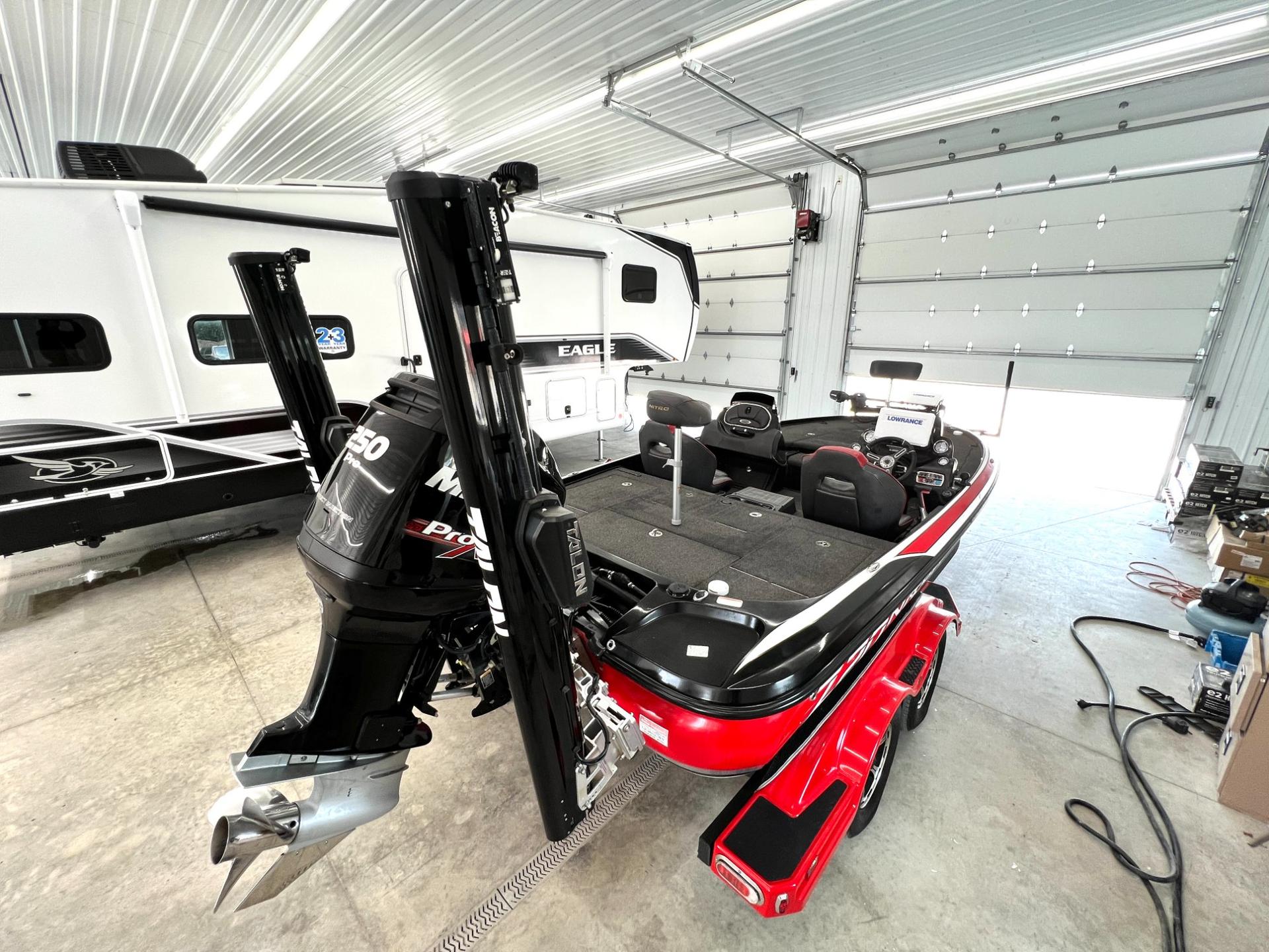 2018 Tracker 2018 Tracker Nitro - thumbnail 7