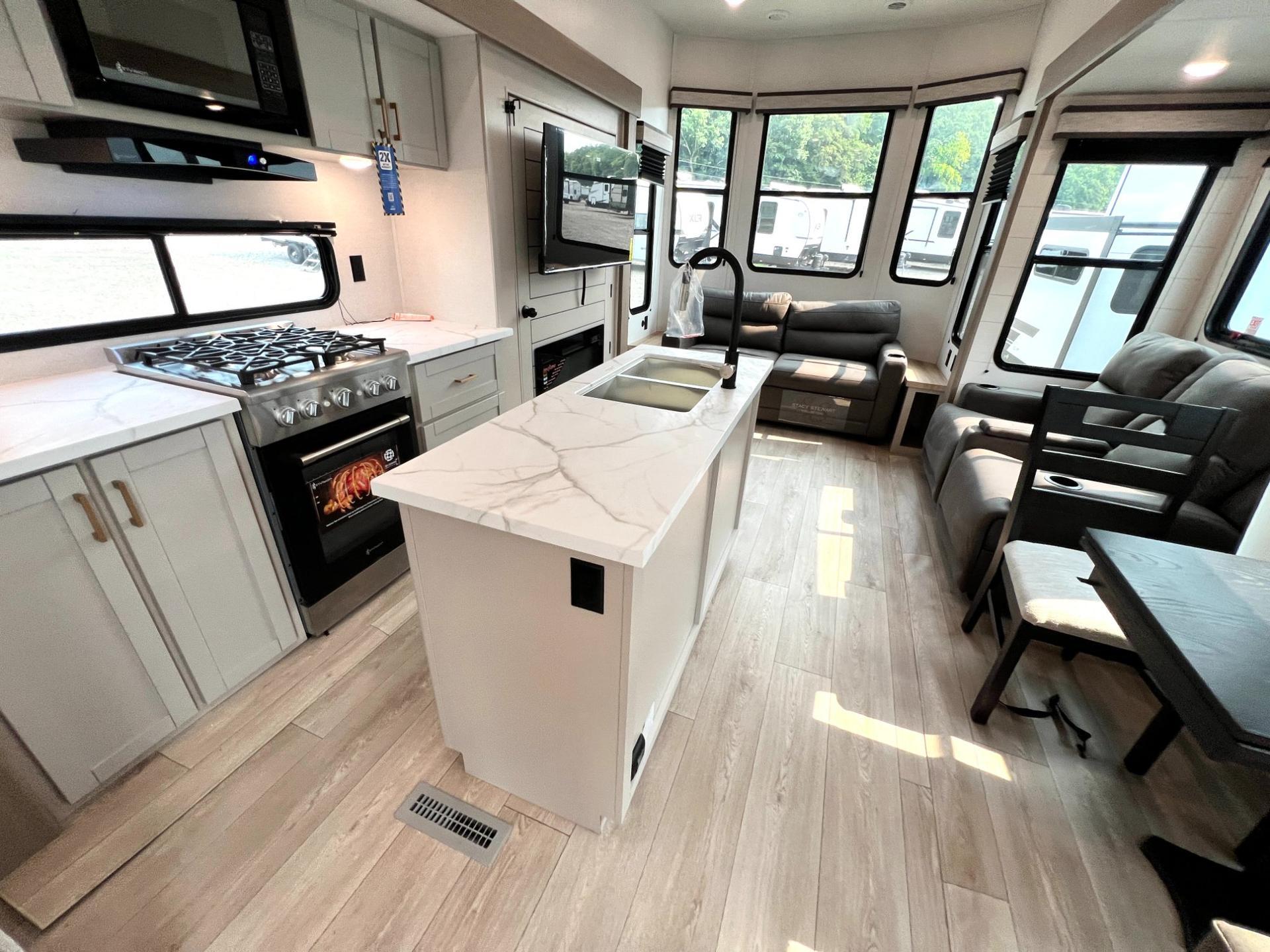 2027 Jayco 2027 Jayco Jay Flight Bungalow - thumbnail 8