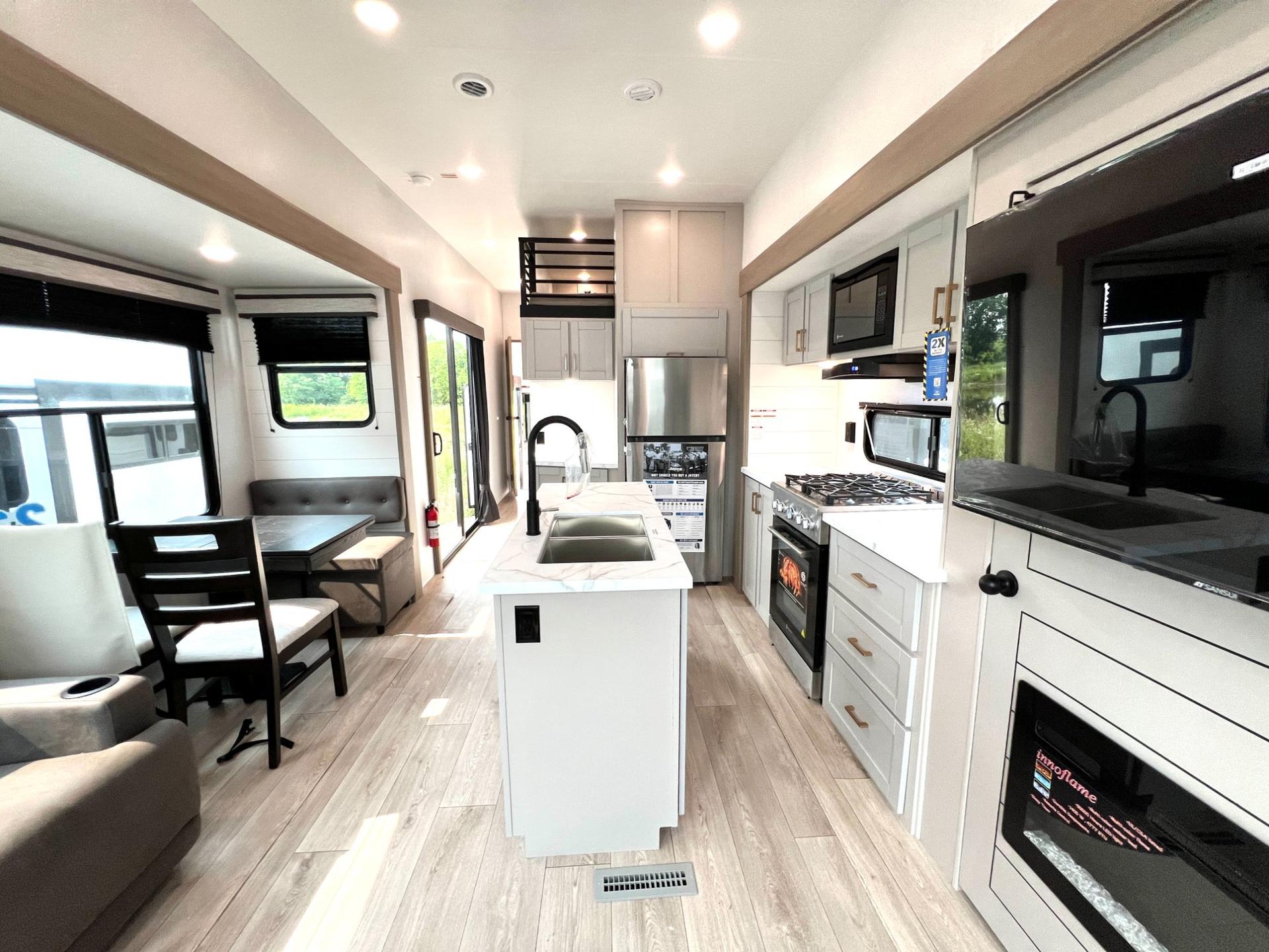 2027 Jayco 2027 Jayco Jay Flight Bungalow - thumbnail 16