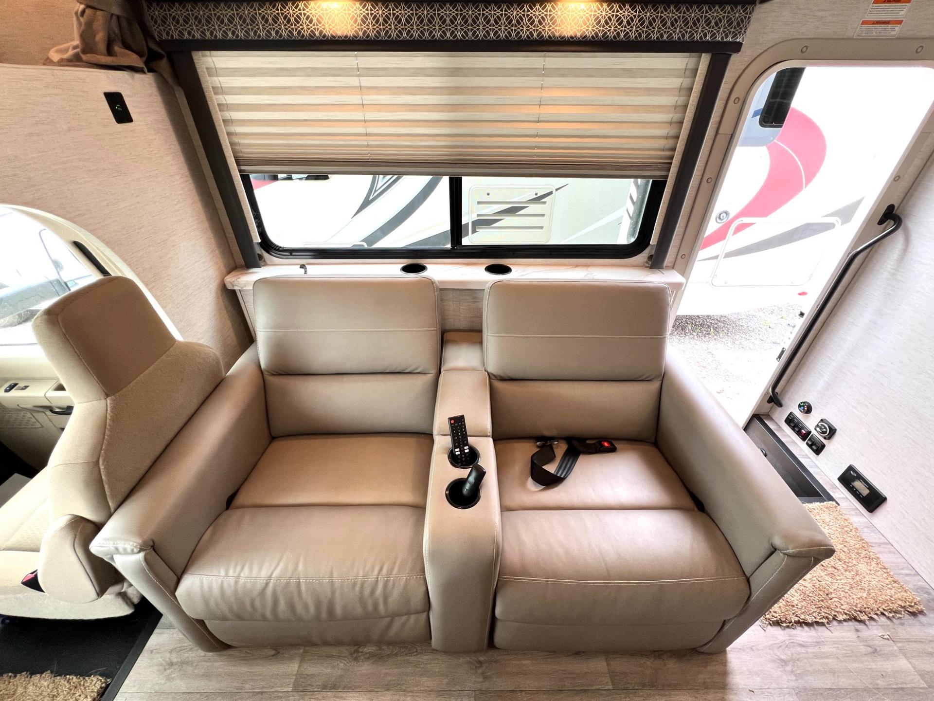2025 Thor Motor Coach 2025 Thor Motor Coach Quantum - thumbnail 26