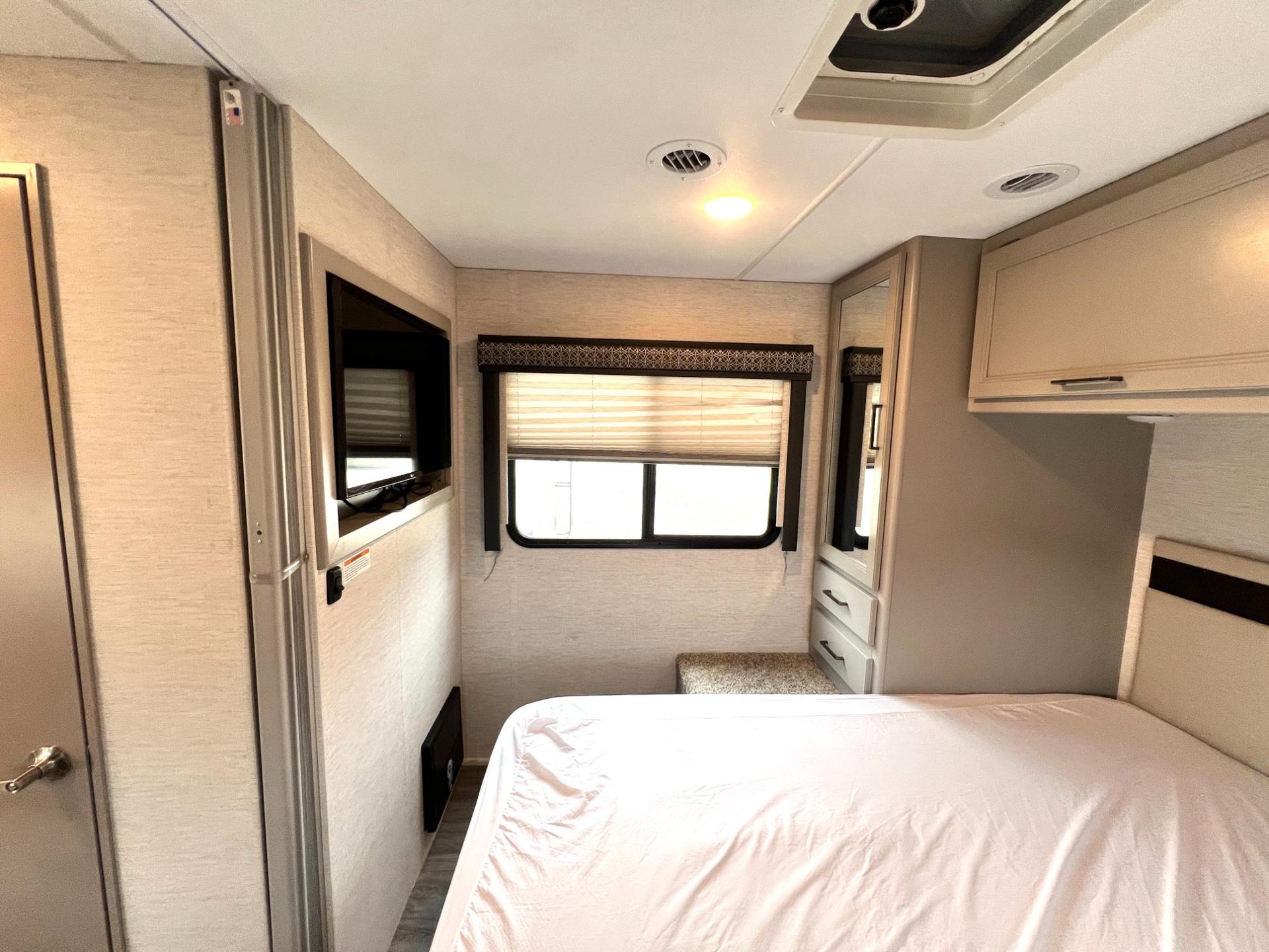 2025 Thor Motor Coach 2025 Thor Motor Coach Quantum - thumbnail 50