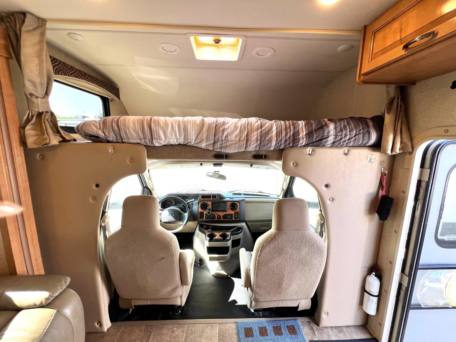 2017 Thor Motor Coach 2017 Thor Motor Coach Chateau - thumbnail 10