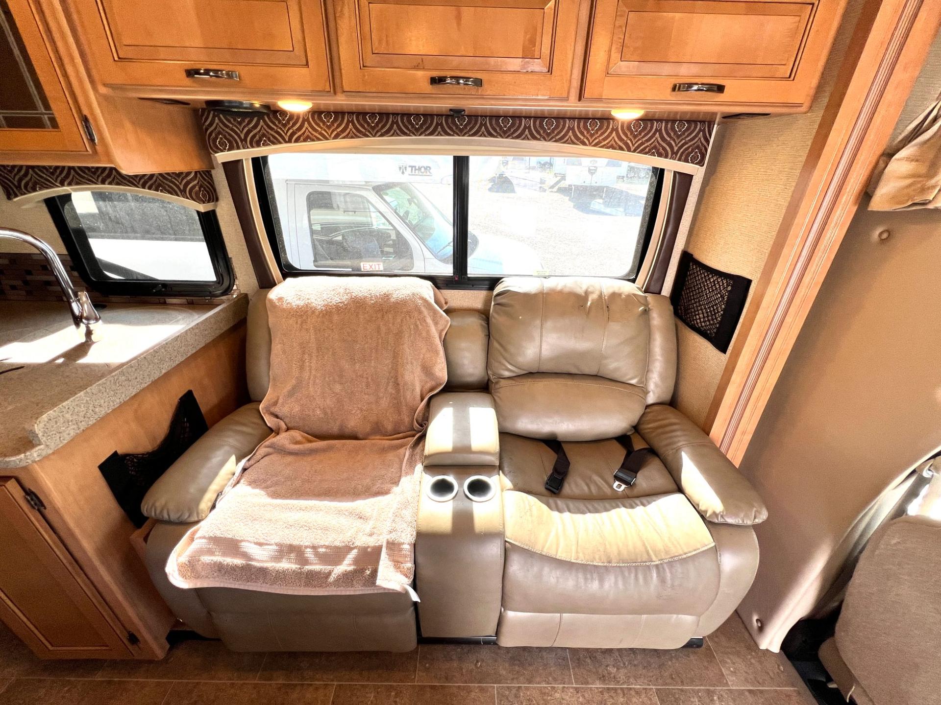 2017 Thor Motor Coach 2017 Thor Motor Coach Chateau - thumbnail 17