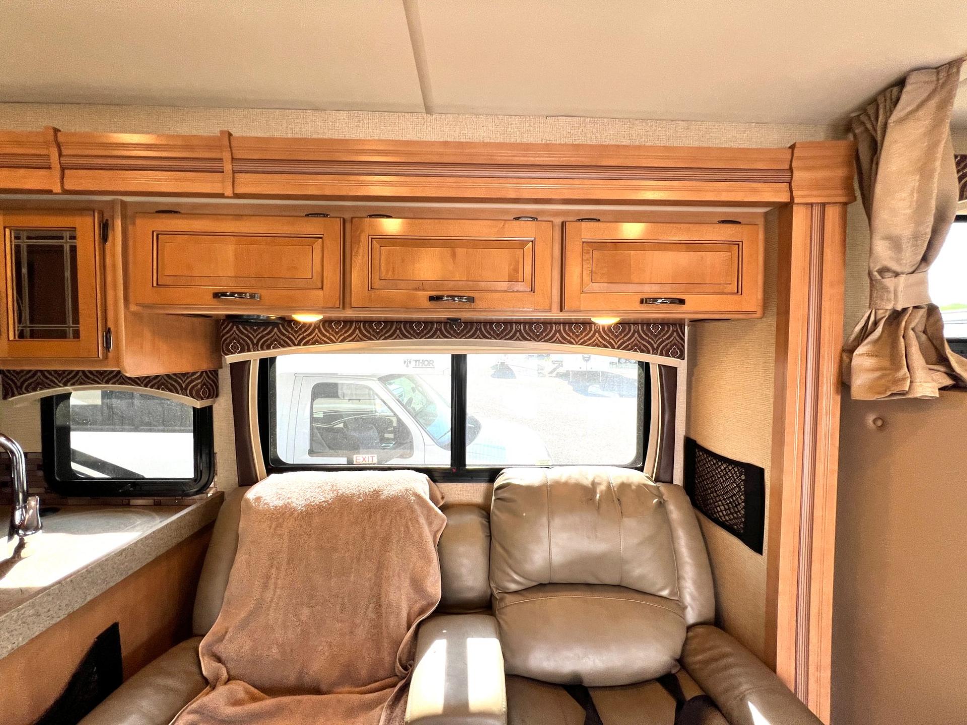 2017 Thor Motor Coach 2017 Thor Motor Coach Chateau - thumbnail 18