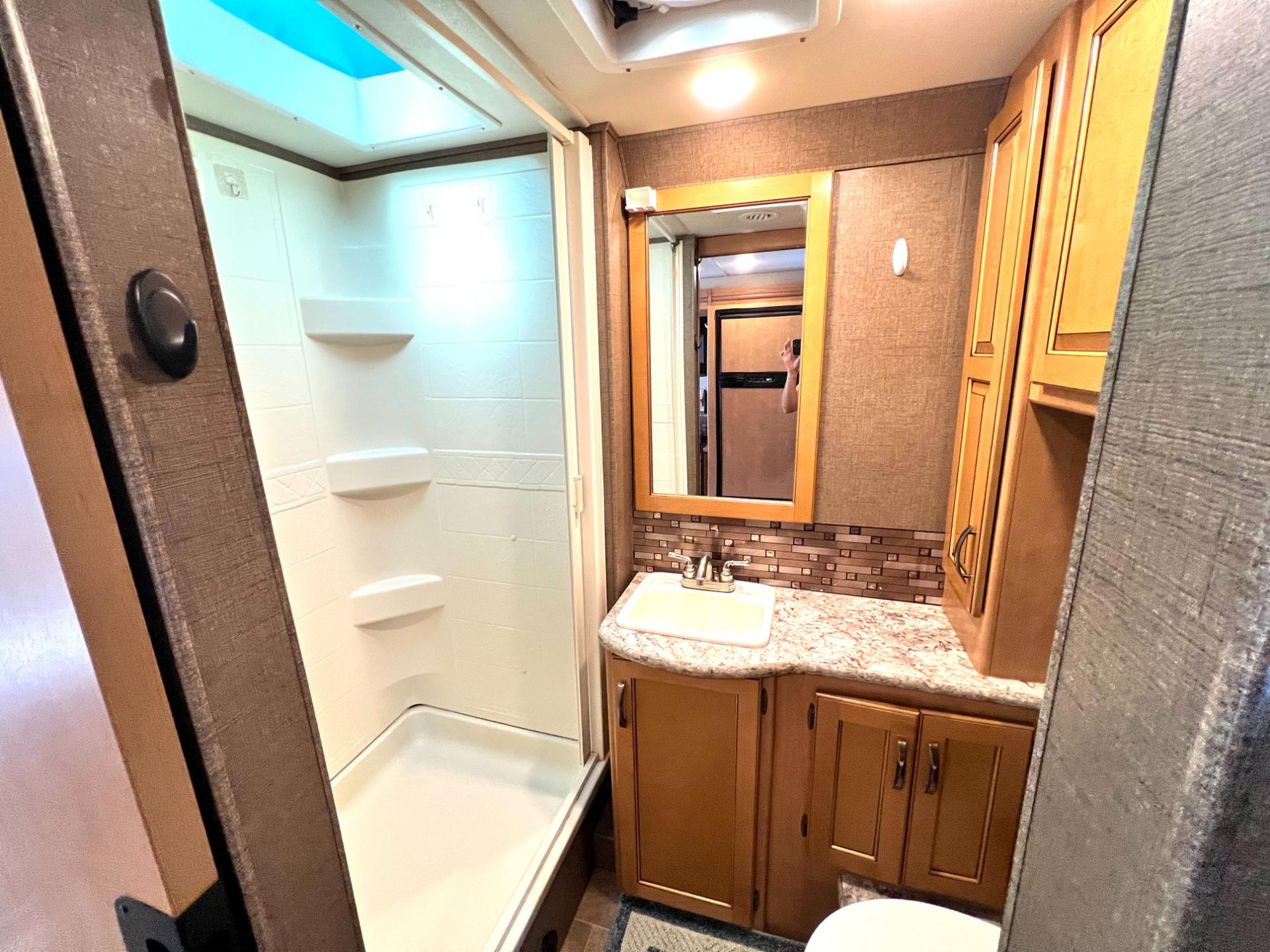 2017 Thor Motor Coach 2017 Thor Motor Coach Chateau - thumbnail 33