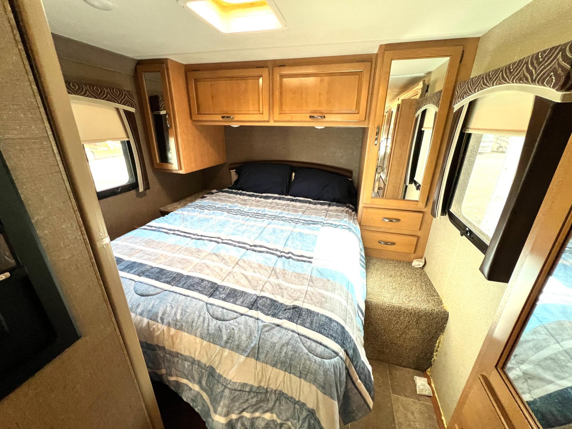 2017 Thor Motor Coach 2017 Thor Motor Coach Chateau - thumbnail 42