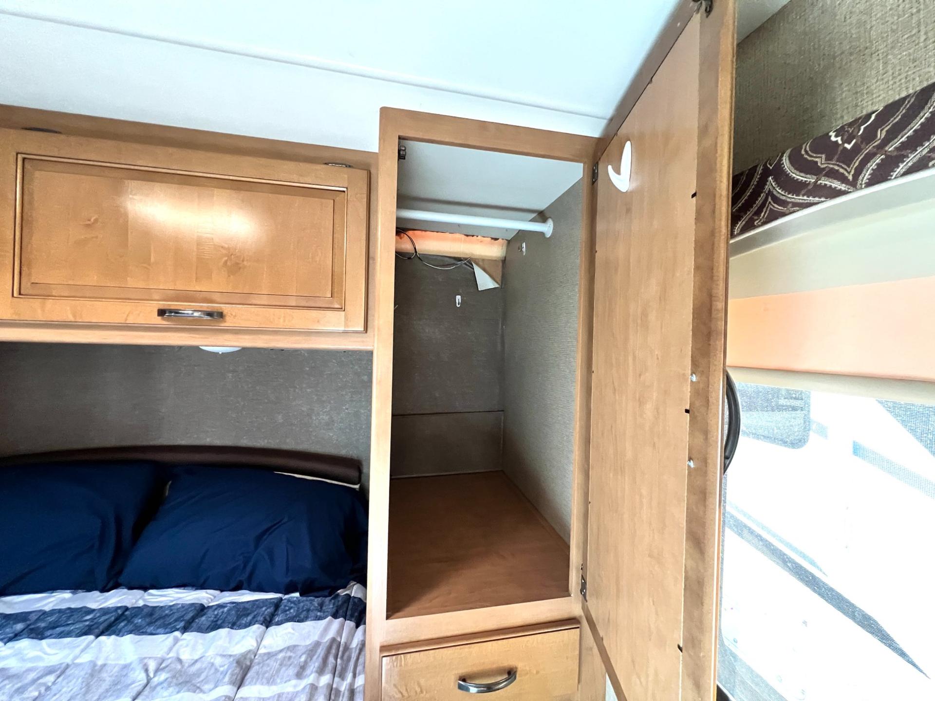 2017 Thor Motor Coach 2017 Thor Motor Coach Chateau - thumbnail 43