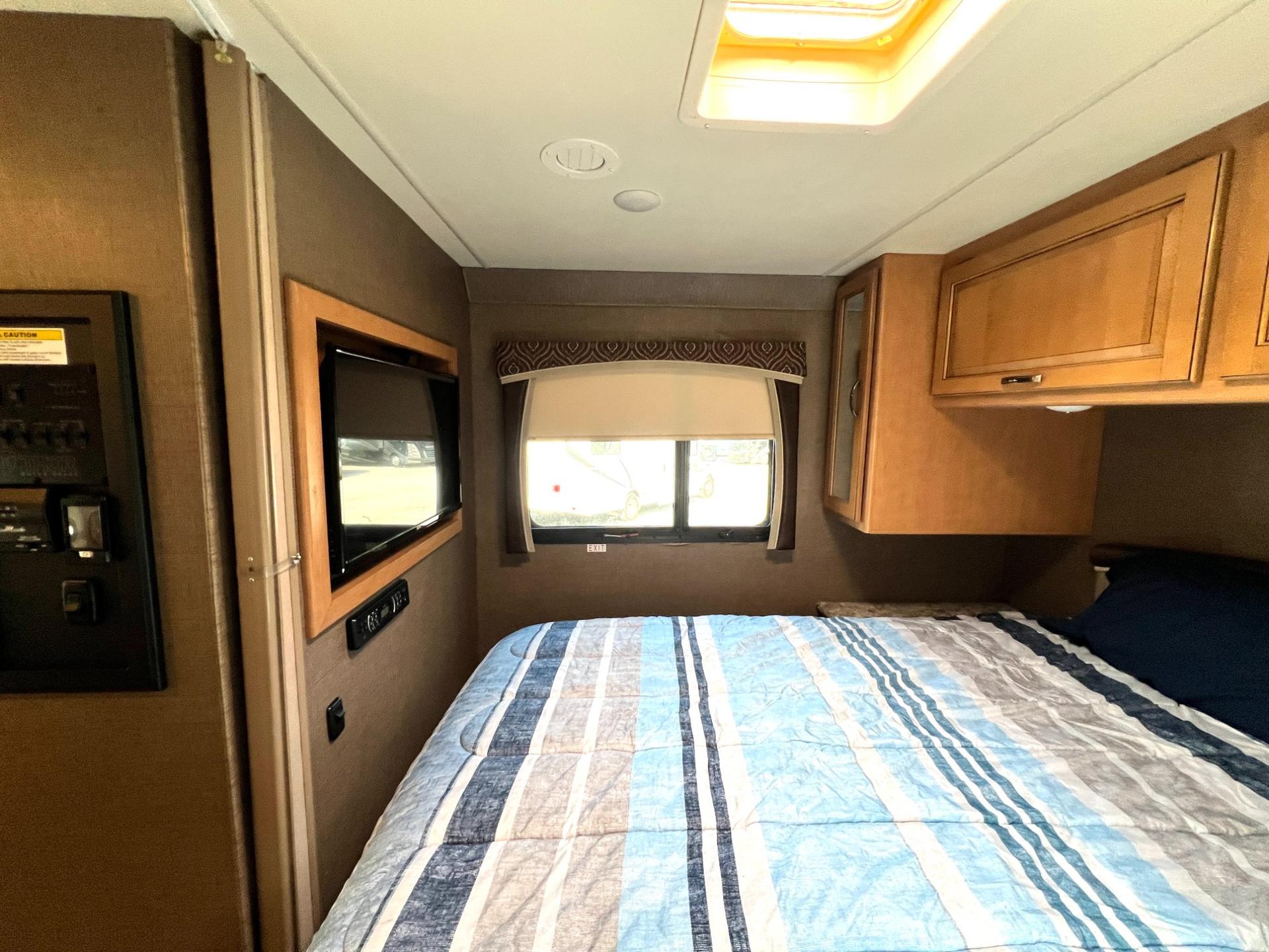2017 Thor Motor Coach 2017 Thor Motor Coach Chateau - thumbnail 44