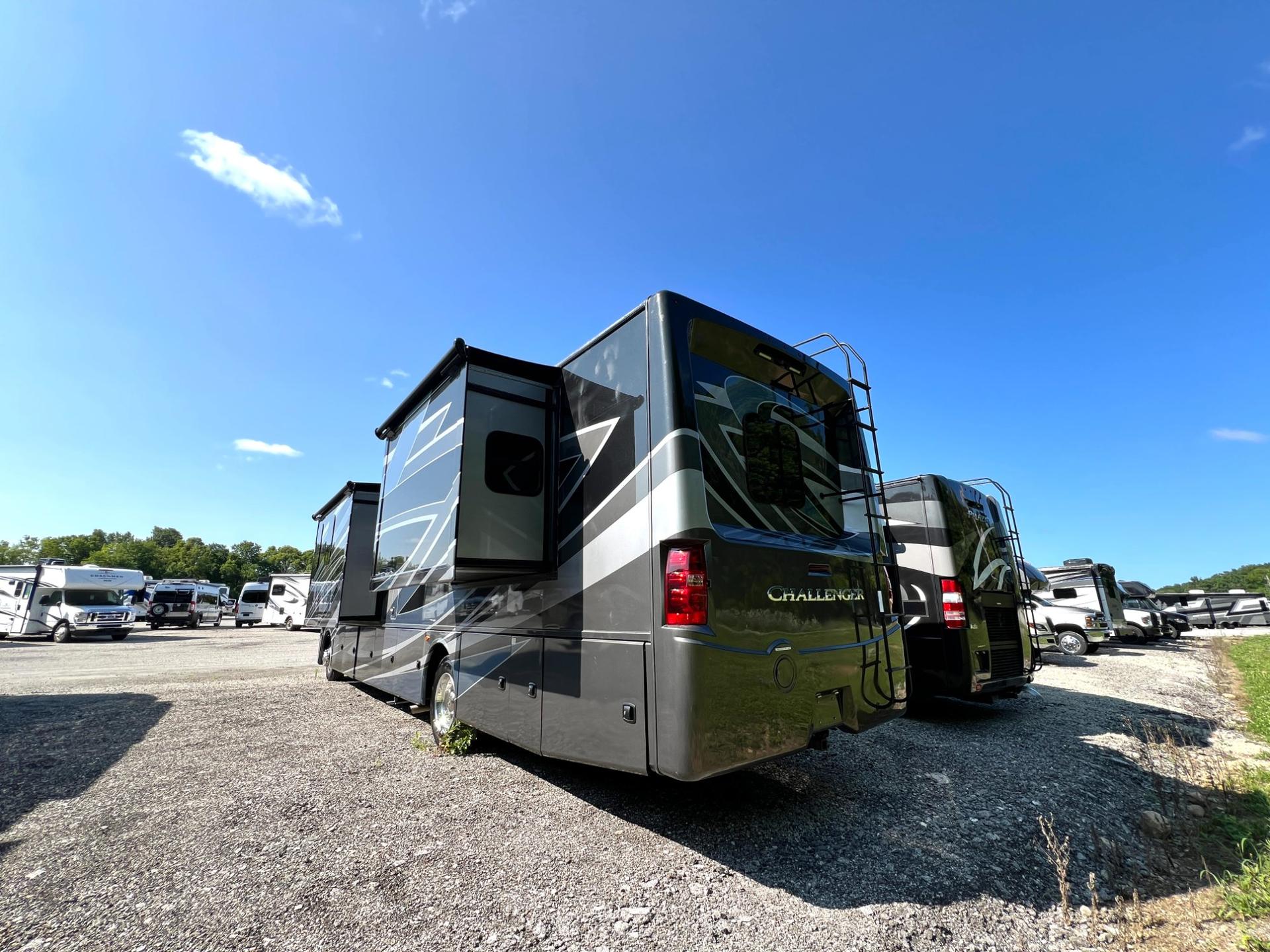 2021 Thor Motor Coach 2021 Thor Motor Coach Challenger - thumbnail 5