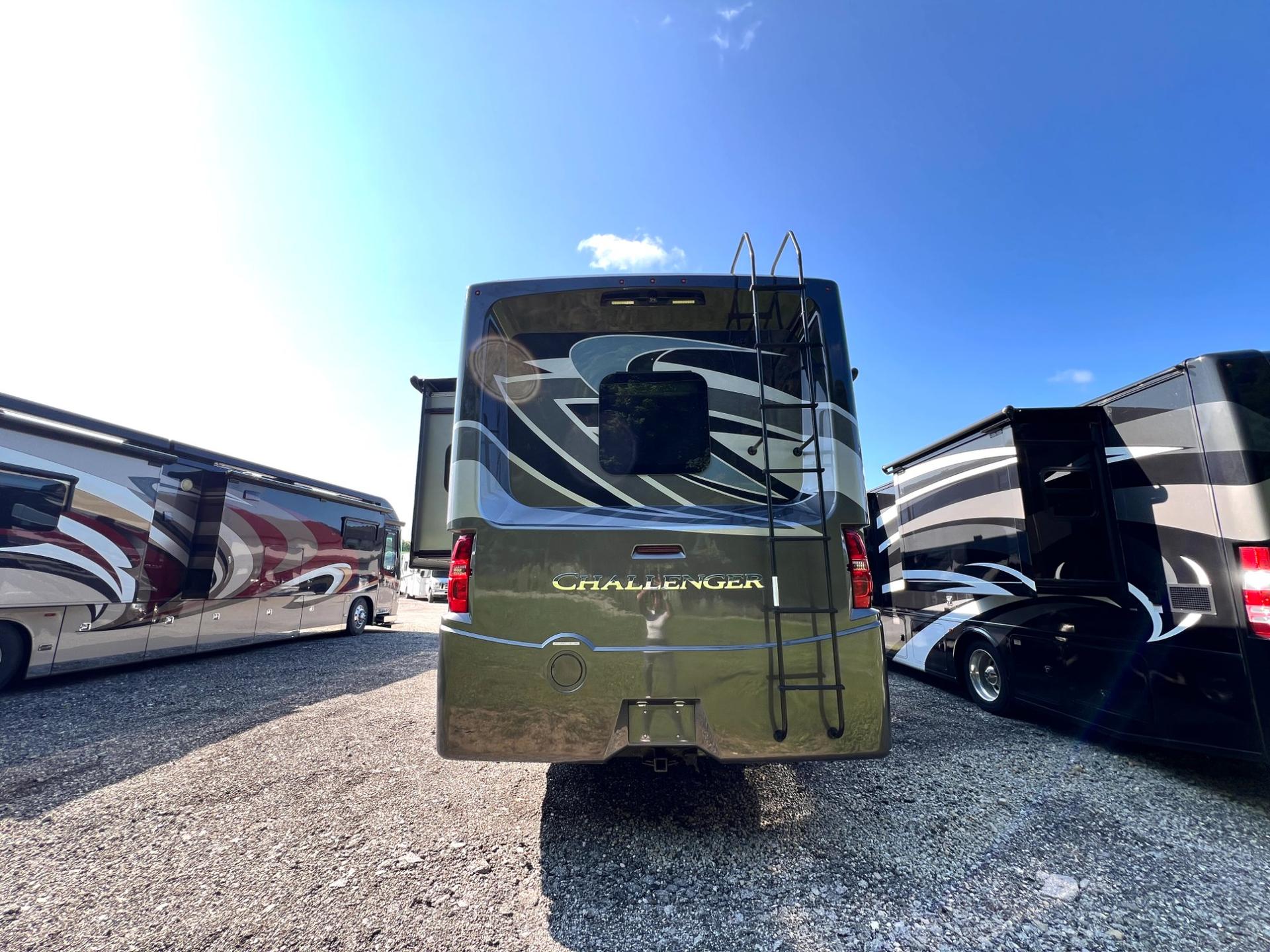 2021 Thor Motor Coach 2021 Thor Motor Coach Challenger - thumbnail 6