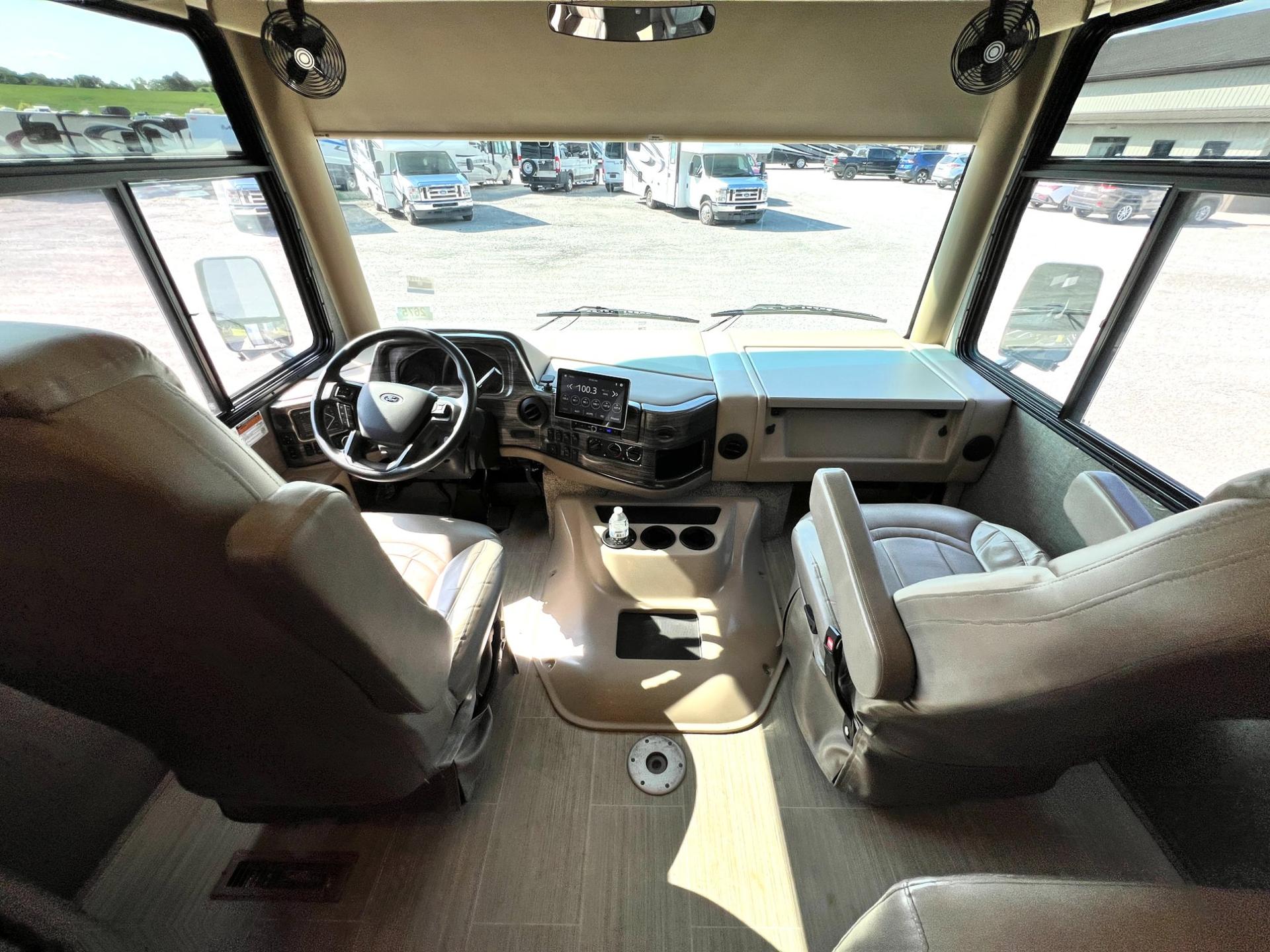 2021 Thor Motor Coach 2021 Thor Motor Coach Challenger - thumbnail 13