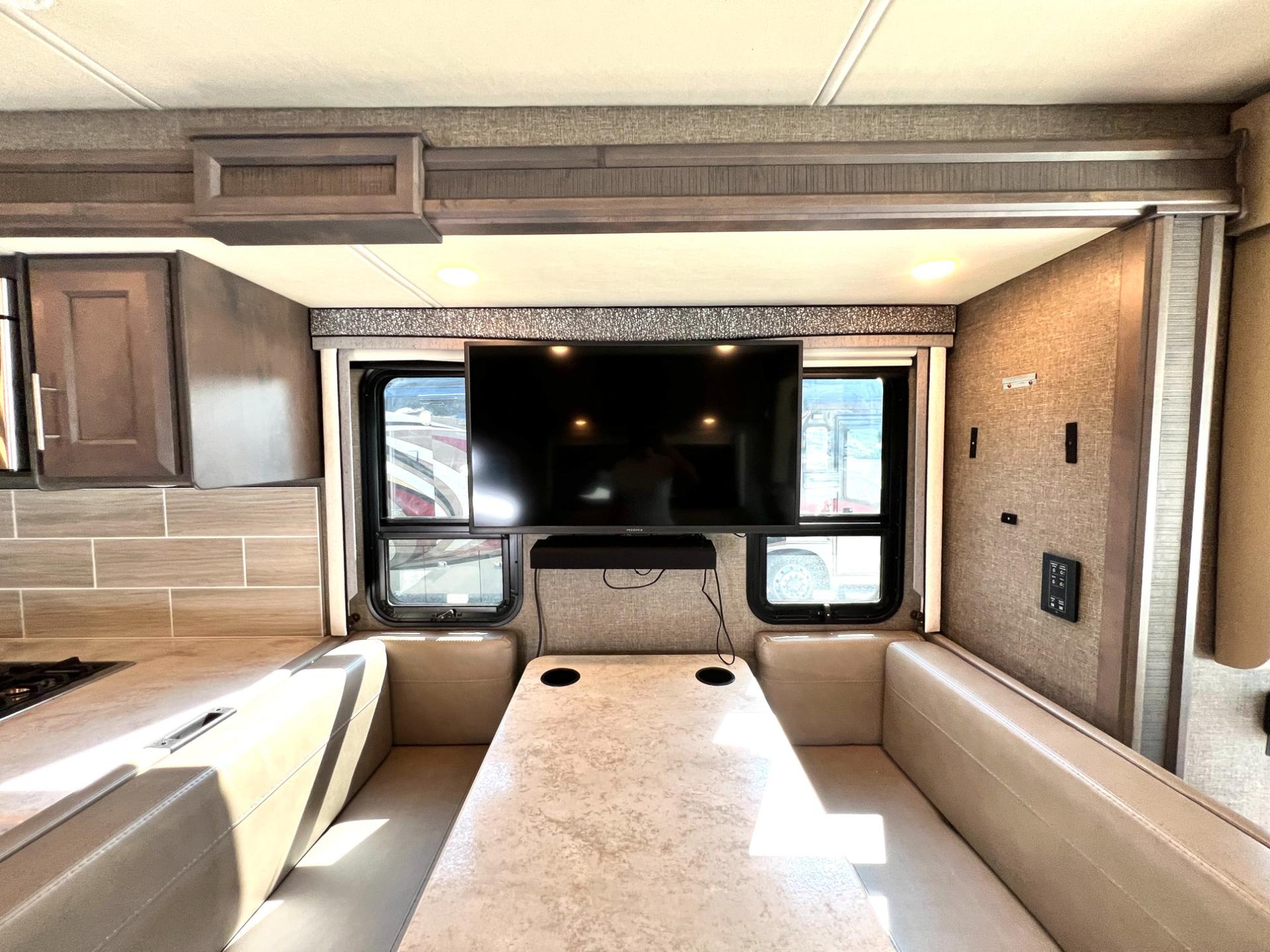 2021 Thor Motor Coach 2021 Thor Motor Coach Challenger - thumbnail 22