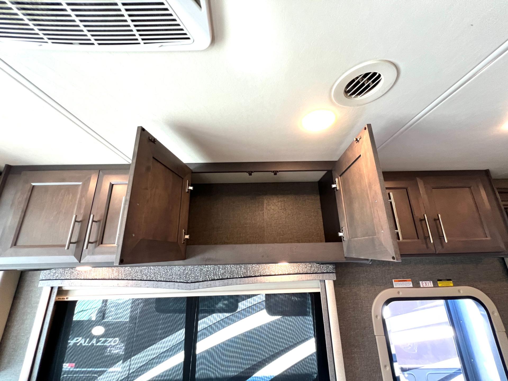 2021 Thor Motor Coach 2021 Thor Motor Coach Challenger - thumbnail 25