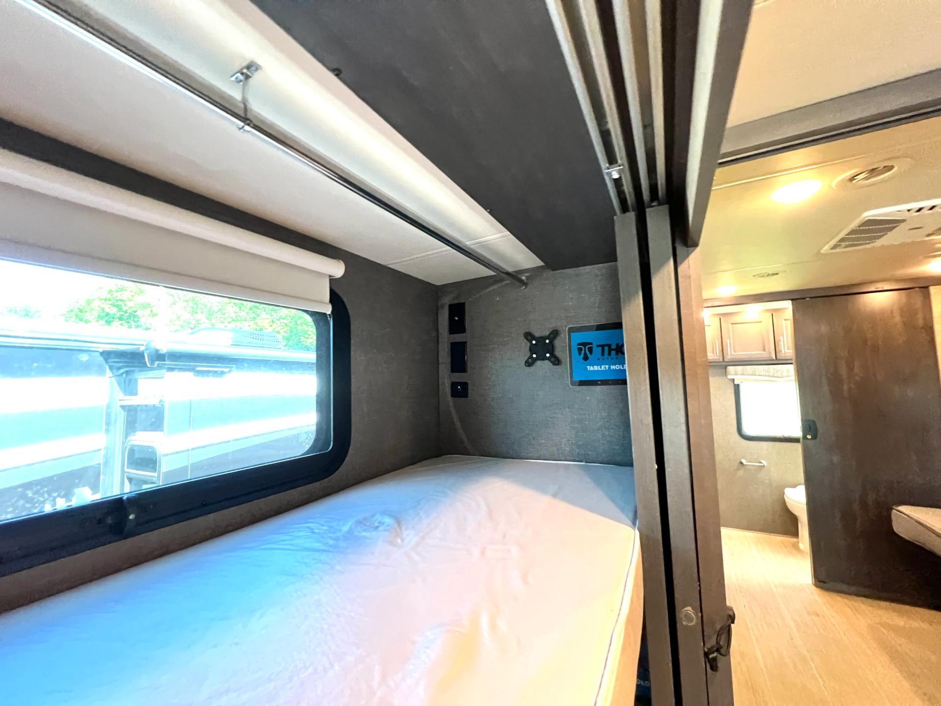 2021 Thor Motor Coach 2021 Thor Motor Coach Challenger - thumbnail 38
