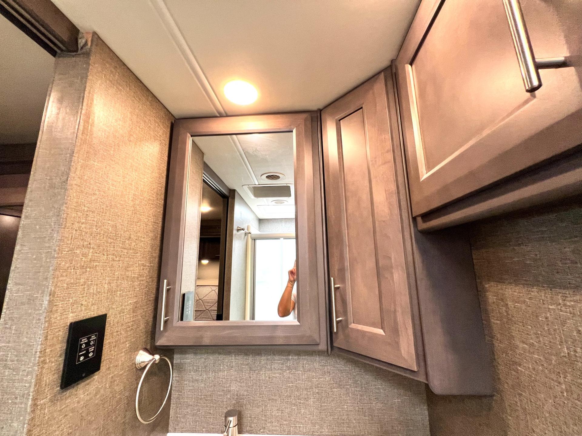 2021 Thor Motor Coach 2021 Thor Motor Coach Challenger - thumbnail 53