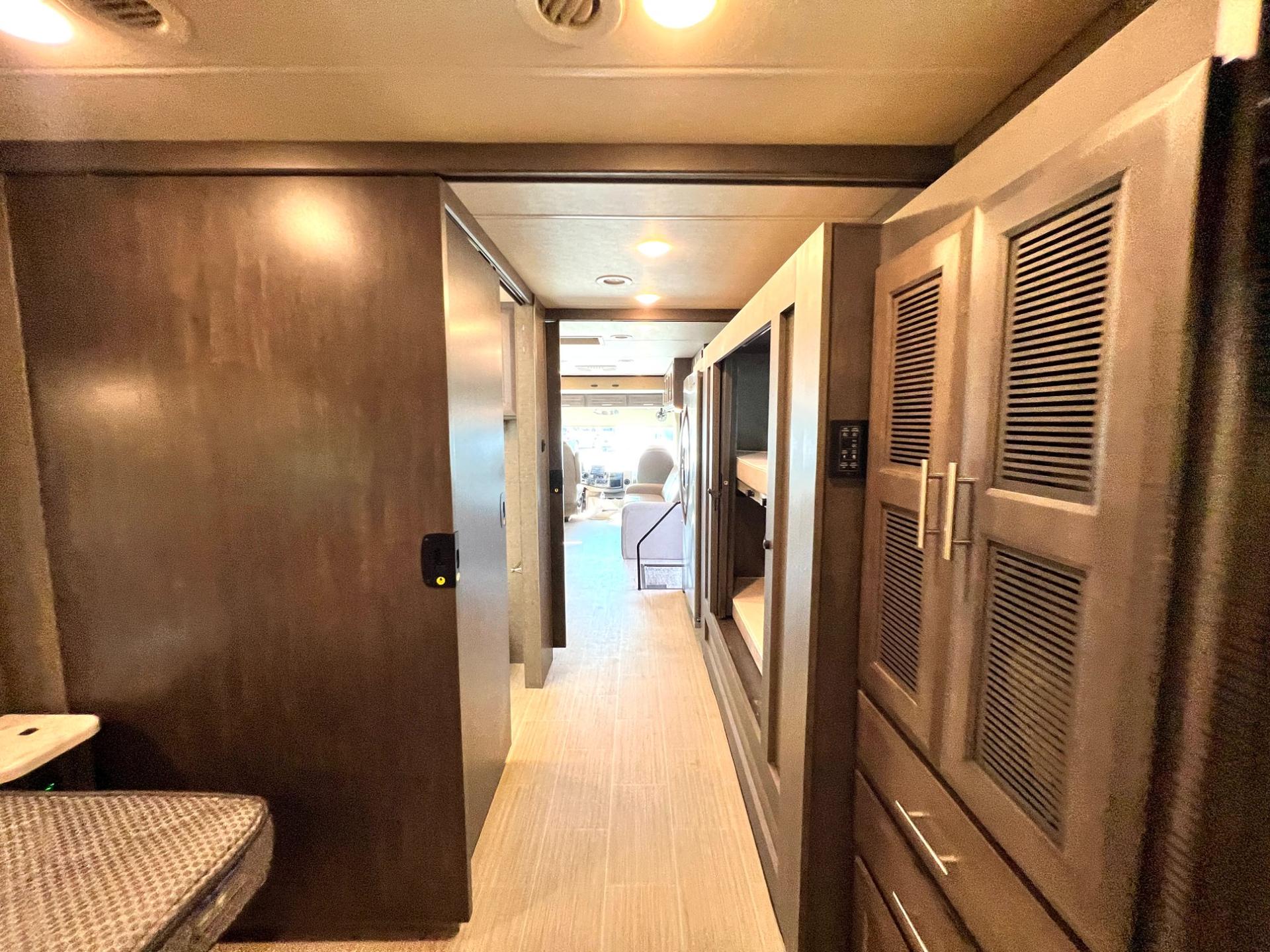 2021 Thor Motor Coach 2021 Thor Motor Coach Challenger - thumbnail 59