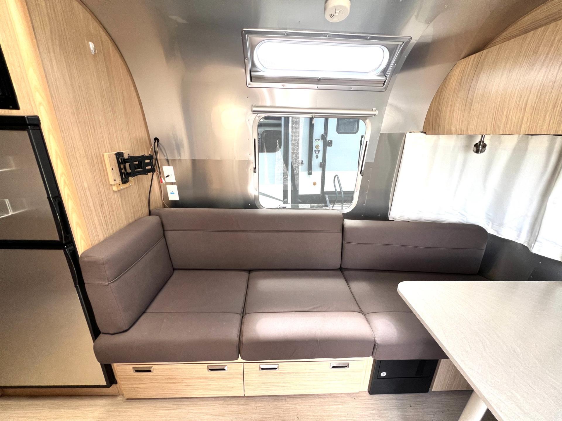 2019 Airstream 2019 Airstream Flying Cloud - thumbnail 8
