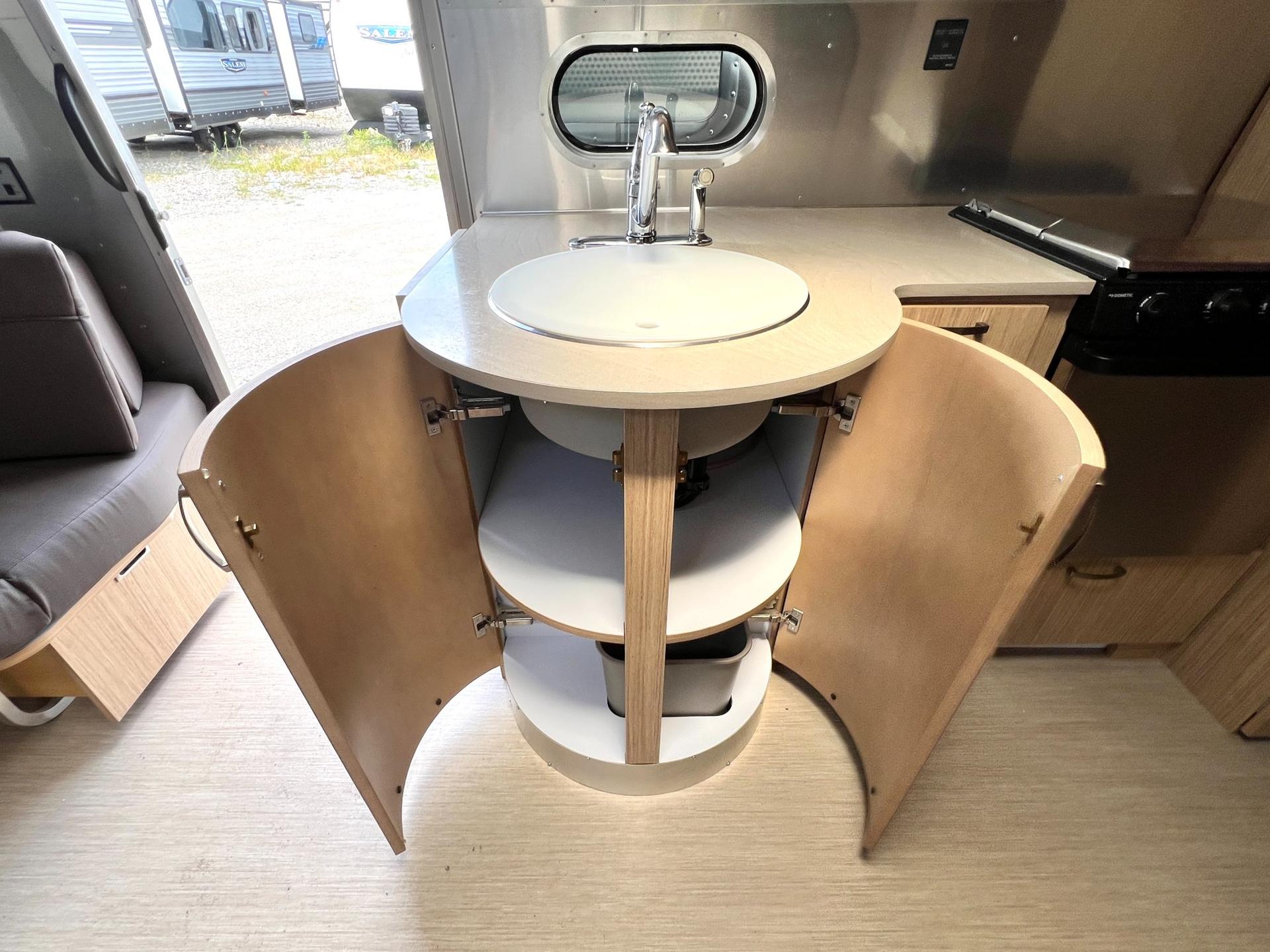 2019 Airstream 2019 Airstream Flying Cloud - thumbnail 12