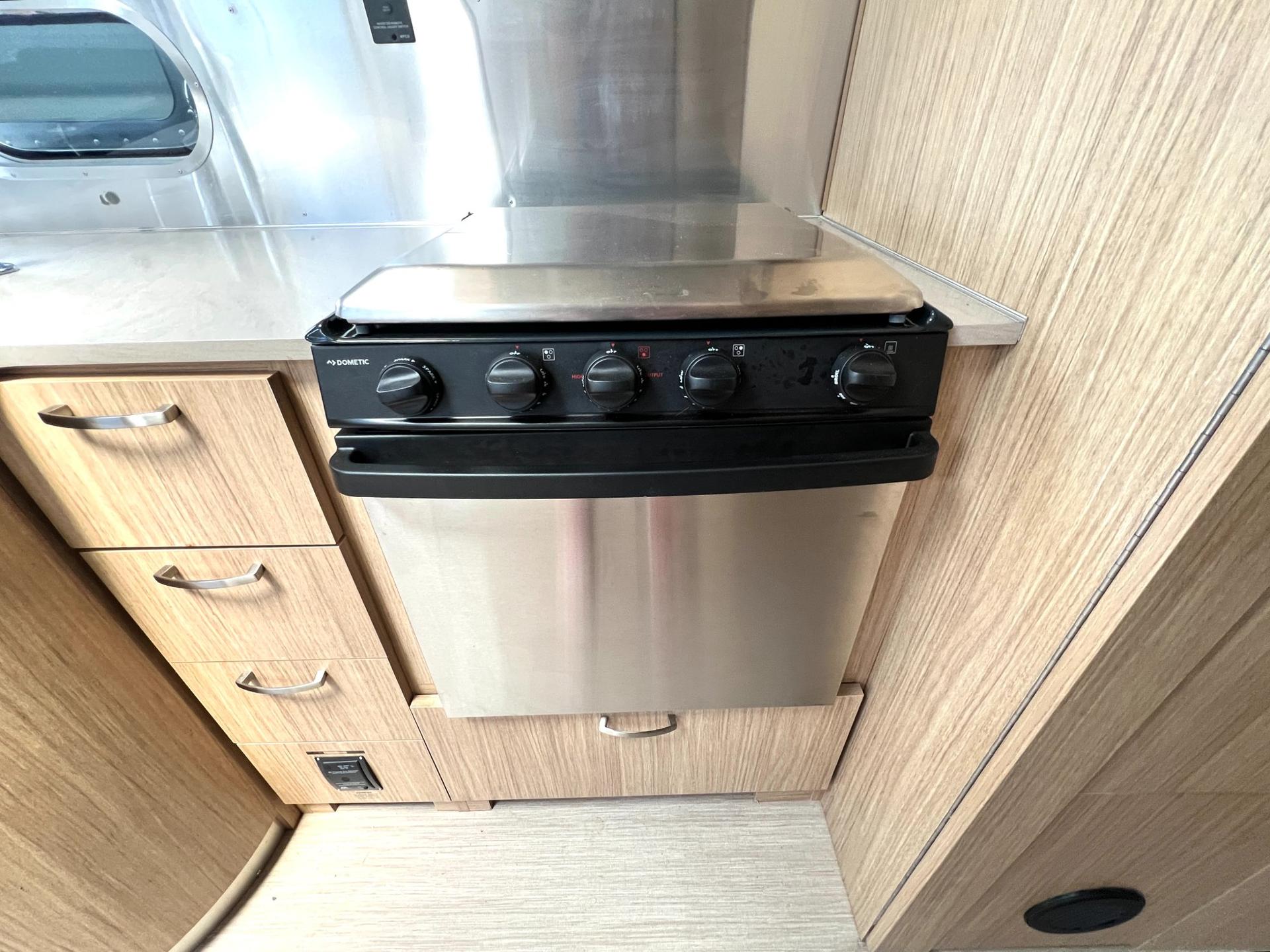 2019 Airstream 2019 Airstream Flying Cloud - thumbnail 14