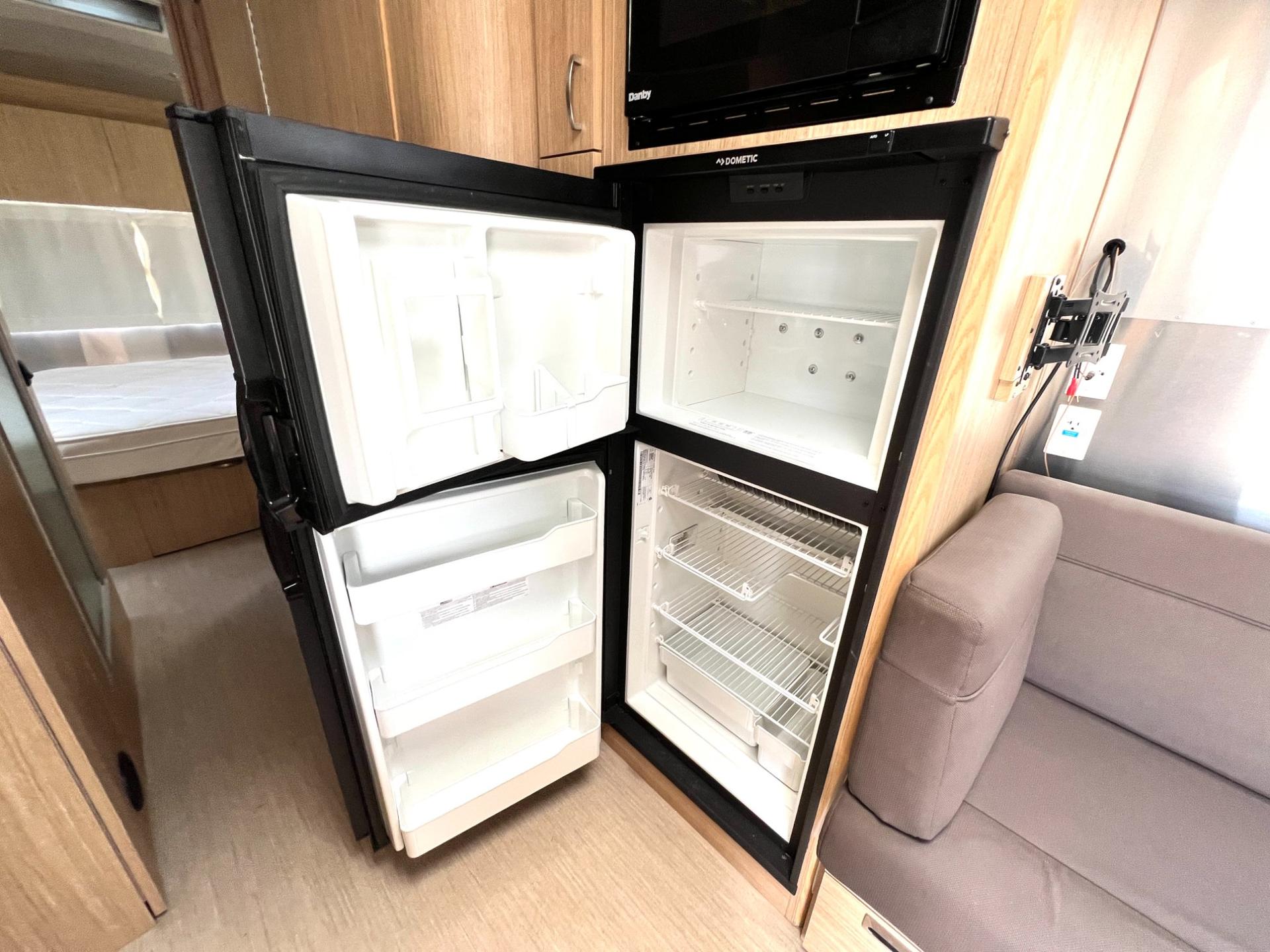 2019 Airstream 2019 Airstream Flying Cloud - thumbnail 18