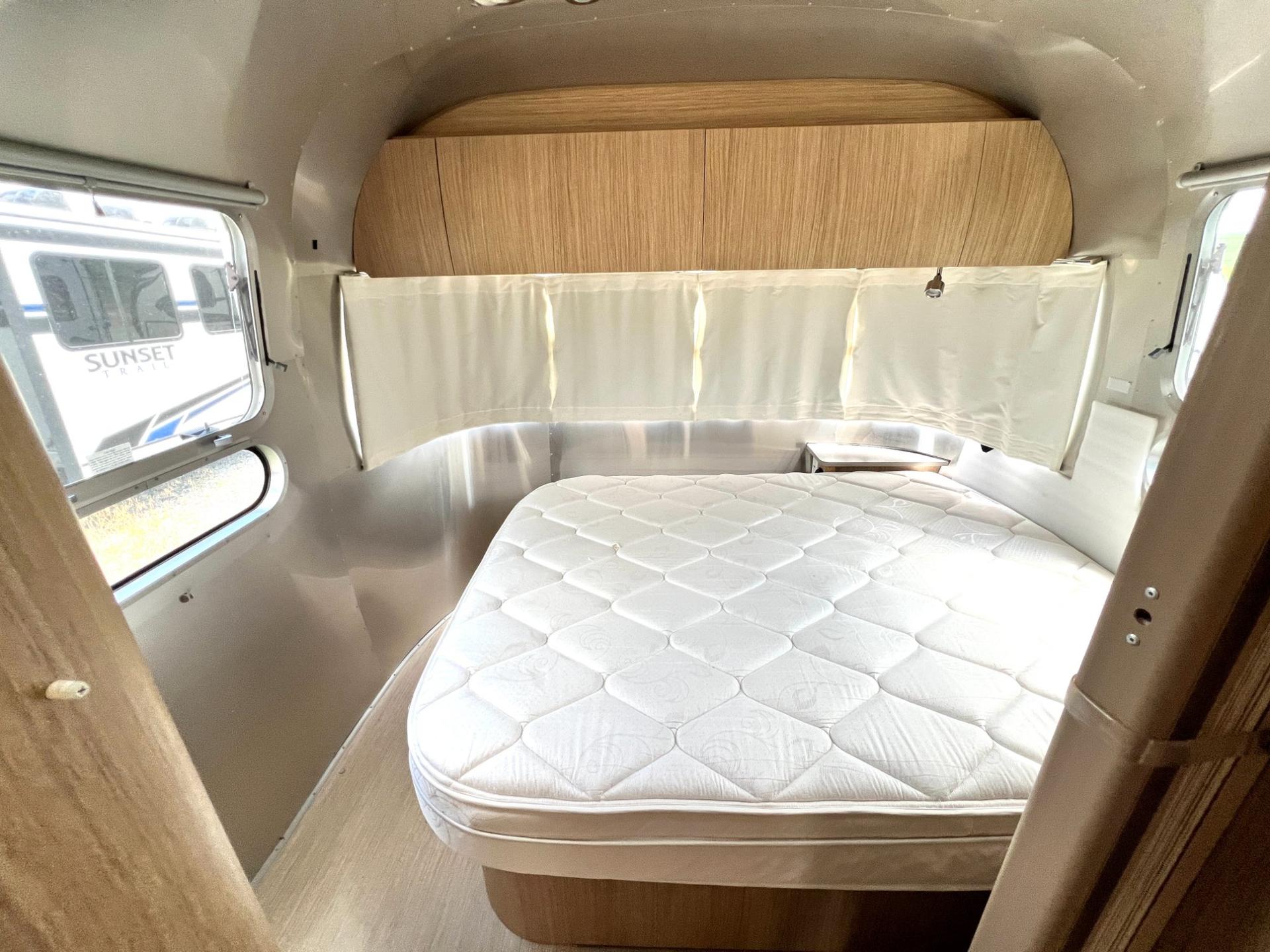 2019 Airstream 2019 Airstream Flying Cloud - thumbnail 31