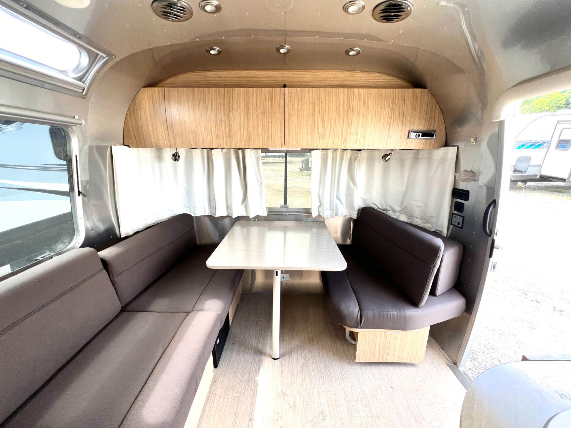 2019 Airstream 2019 Airstream Flying Cloud - thumbnail 37