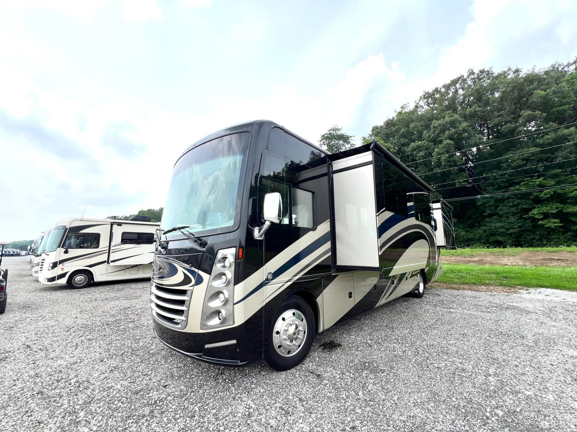 2019 Thor Motor Coach 2019 Thor Motor Coach Challenger - thumbnail 4