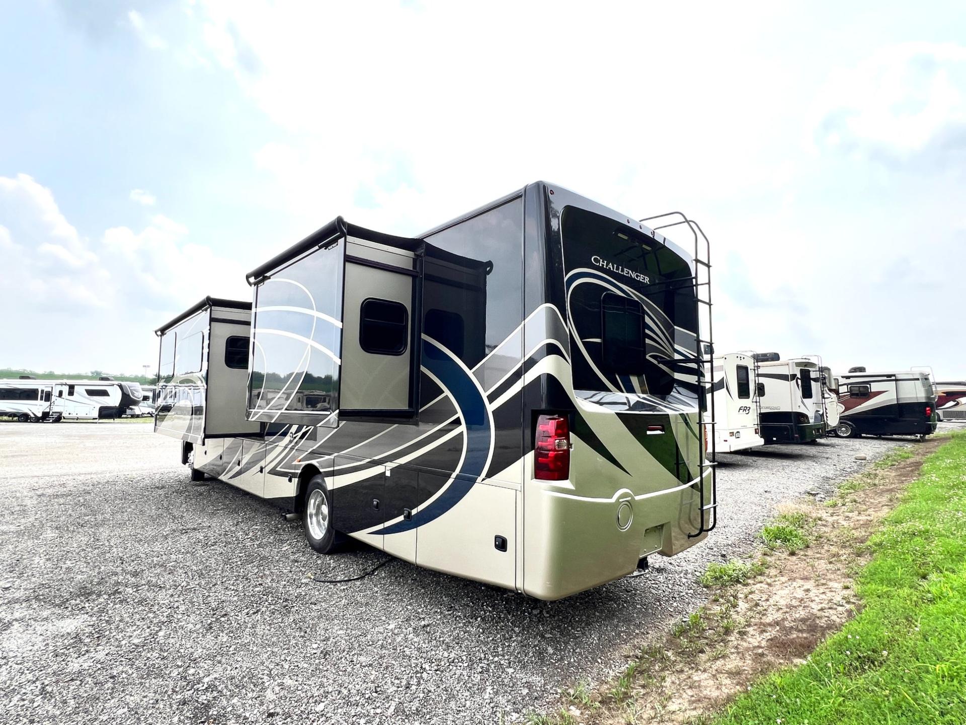 2019 Thor Motor Coach 2019 Thor Motor Coach Challenger - thumbnail 5