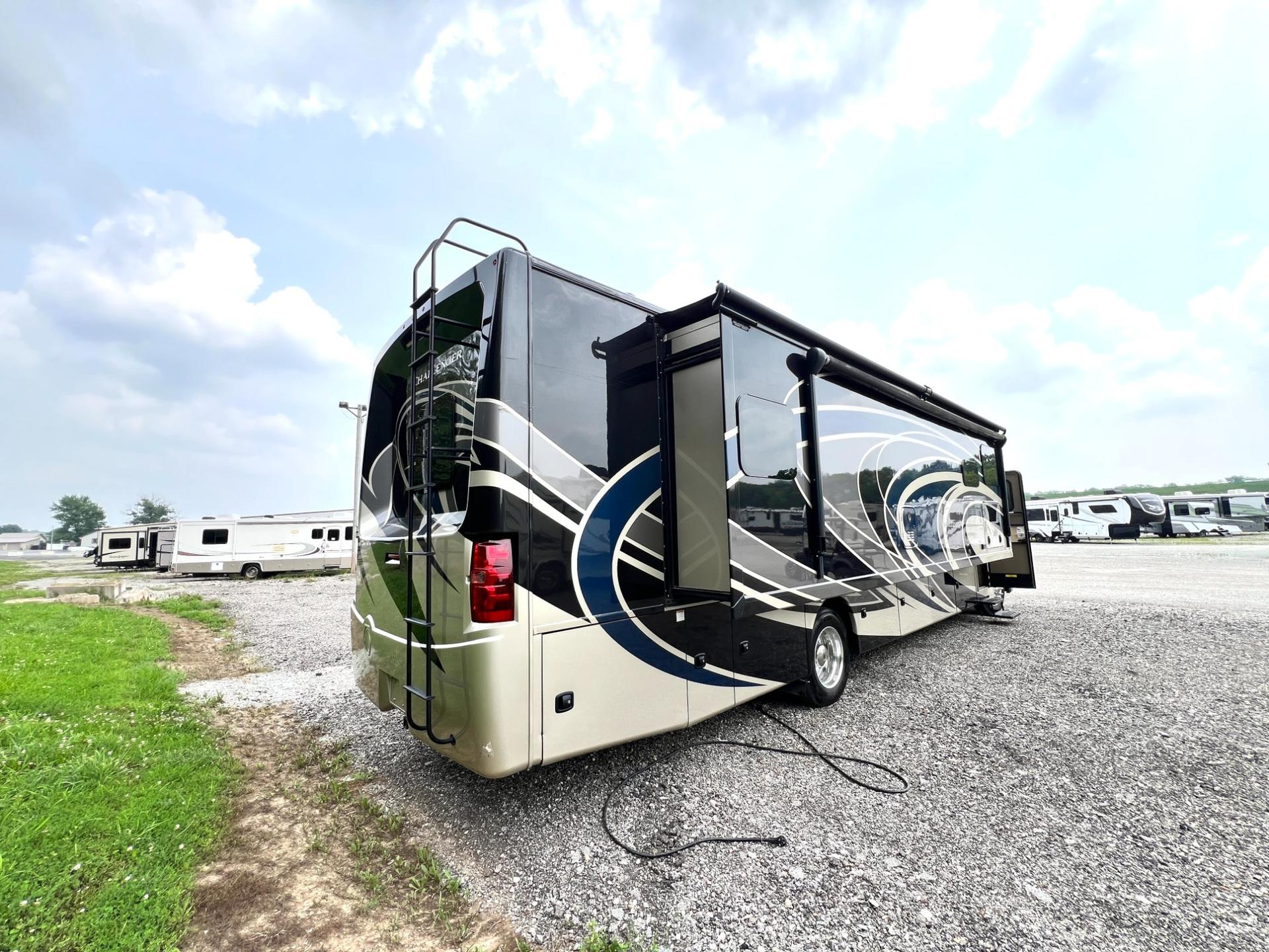 2019 Thor Motor Coach 2019 Thor Motor Coach Challenger - thumbnail 6