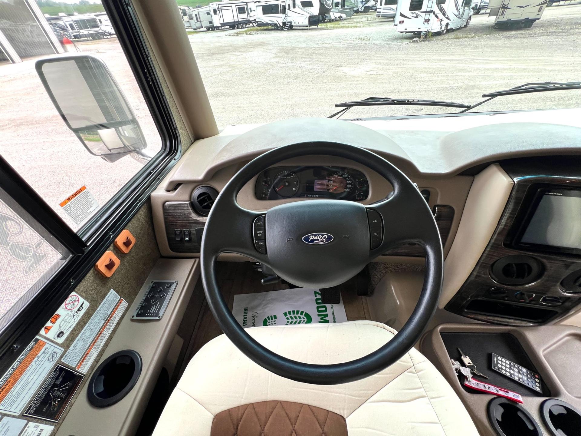2019 Thor Motor Coach 2019 Thor Motor Coach Challenger - thumbnail 16