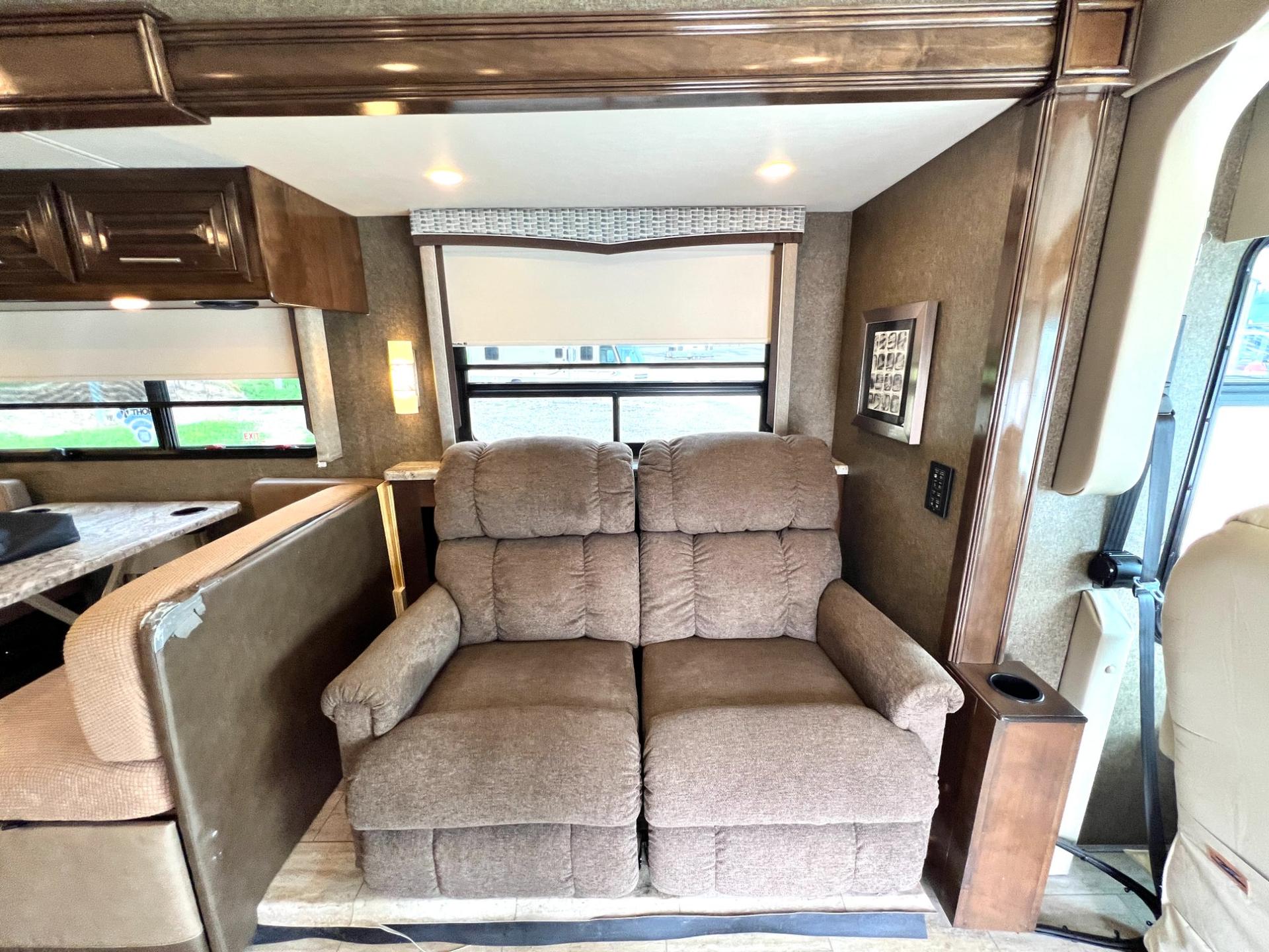 2019 Thor Motor Coach 2019 Thor Motor Coach Challenger - thumbnail 22