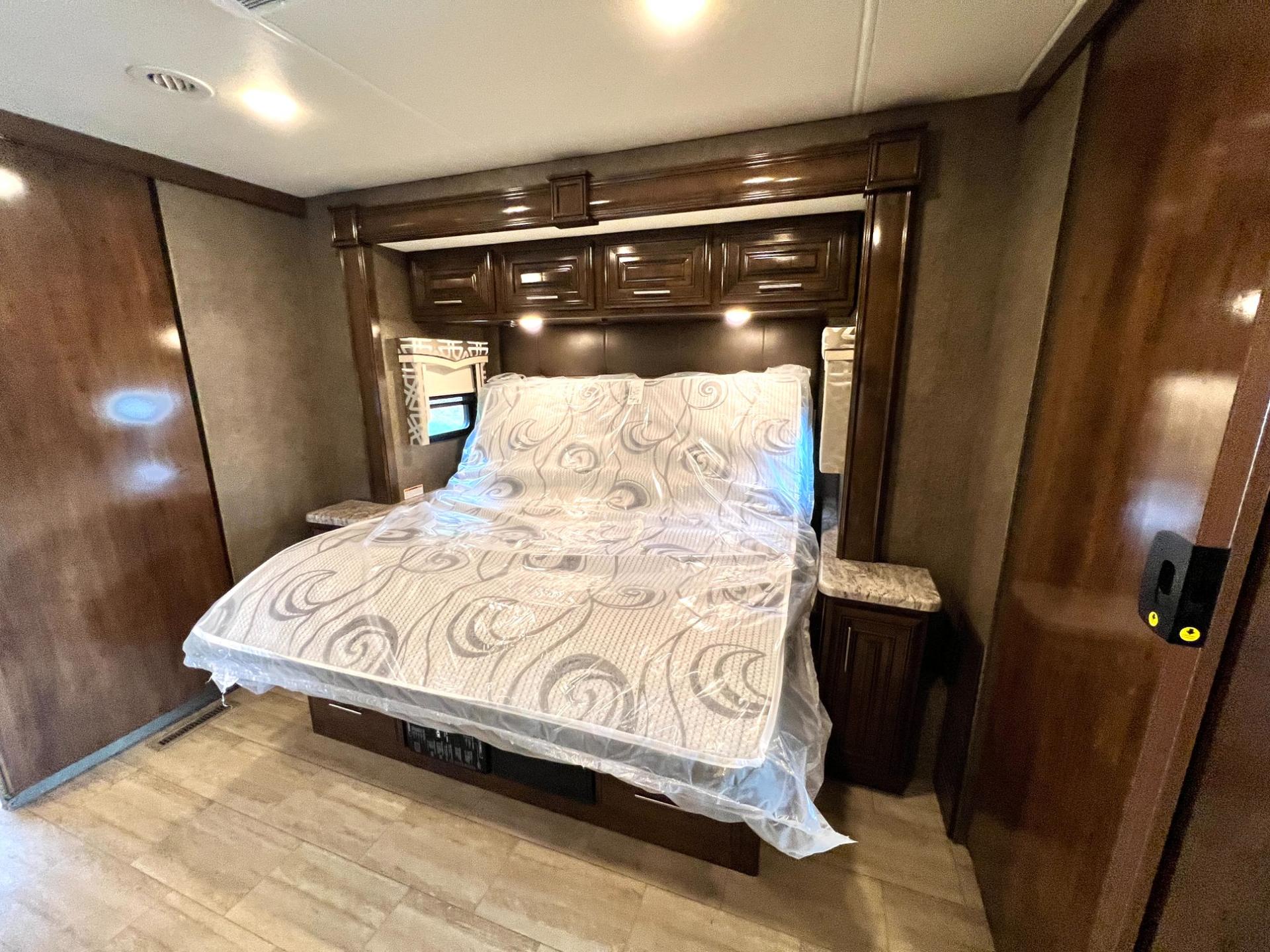 2019 Thor Motor Coach 2019 Thor Motor Coach Challenger - thumbnail 38