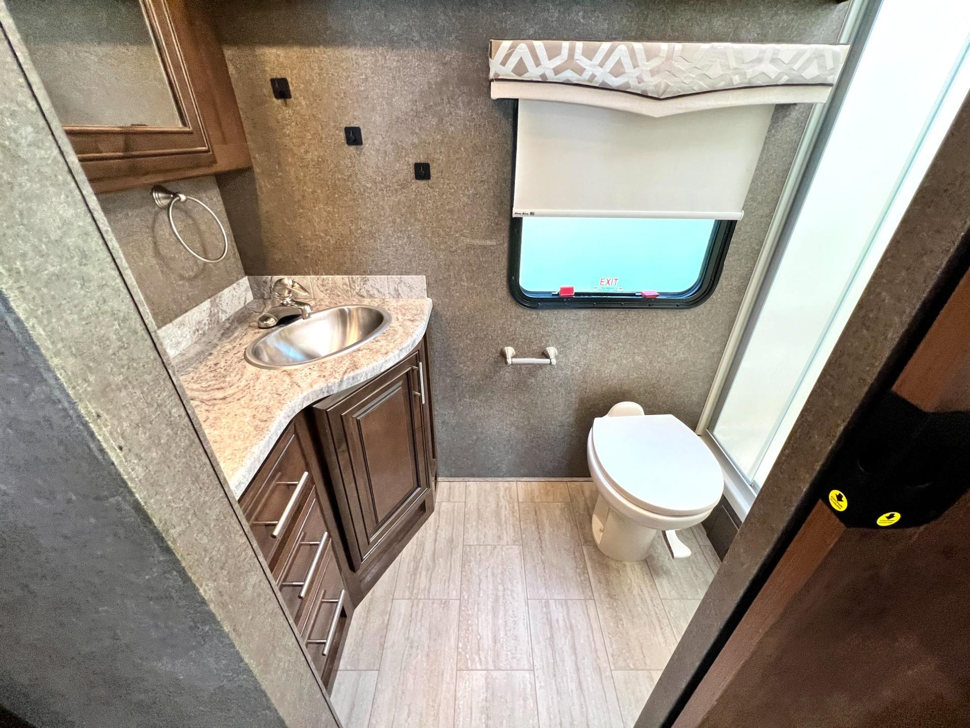 2019 Thor Motor Coach 2019 Thor Motor Coach Challenger - thumbnail 41